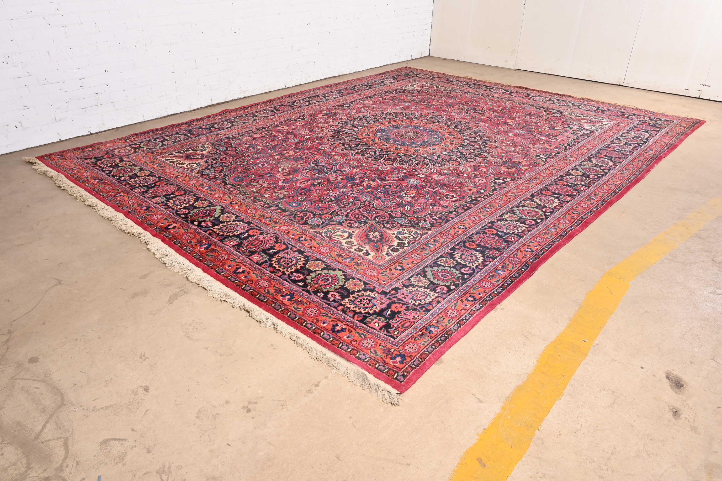 Inconnu Vintage Hand-Knotted Persian Moud Room Size Wool Rug (tapis de laine) en vente