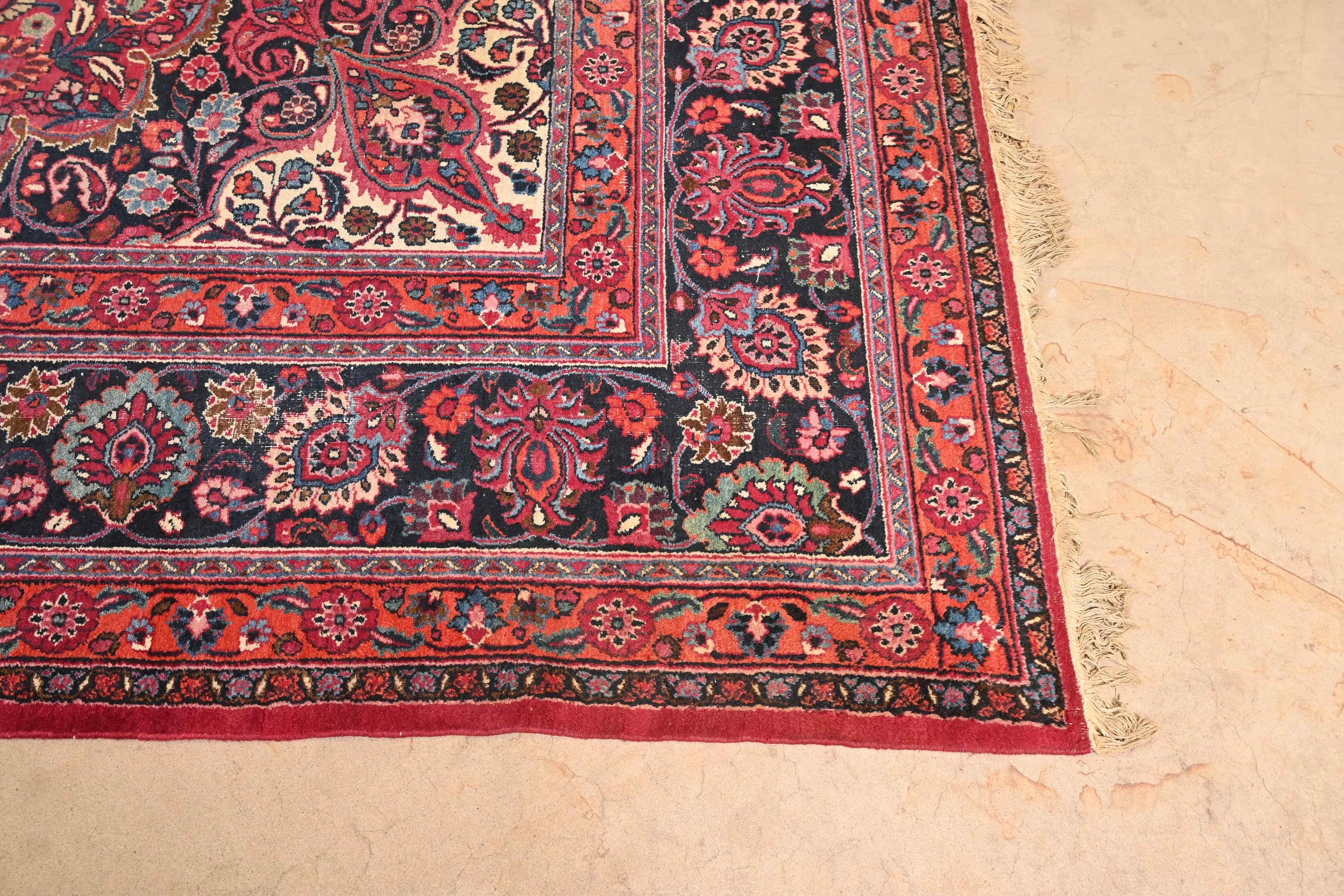 20ième siècle Vintage Hand-Knotted Persian Moud Room Size Wool Rug (tapis de laine) en vente
