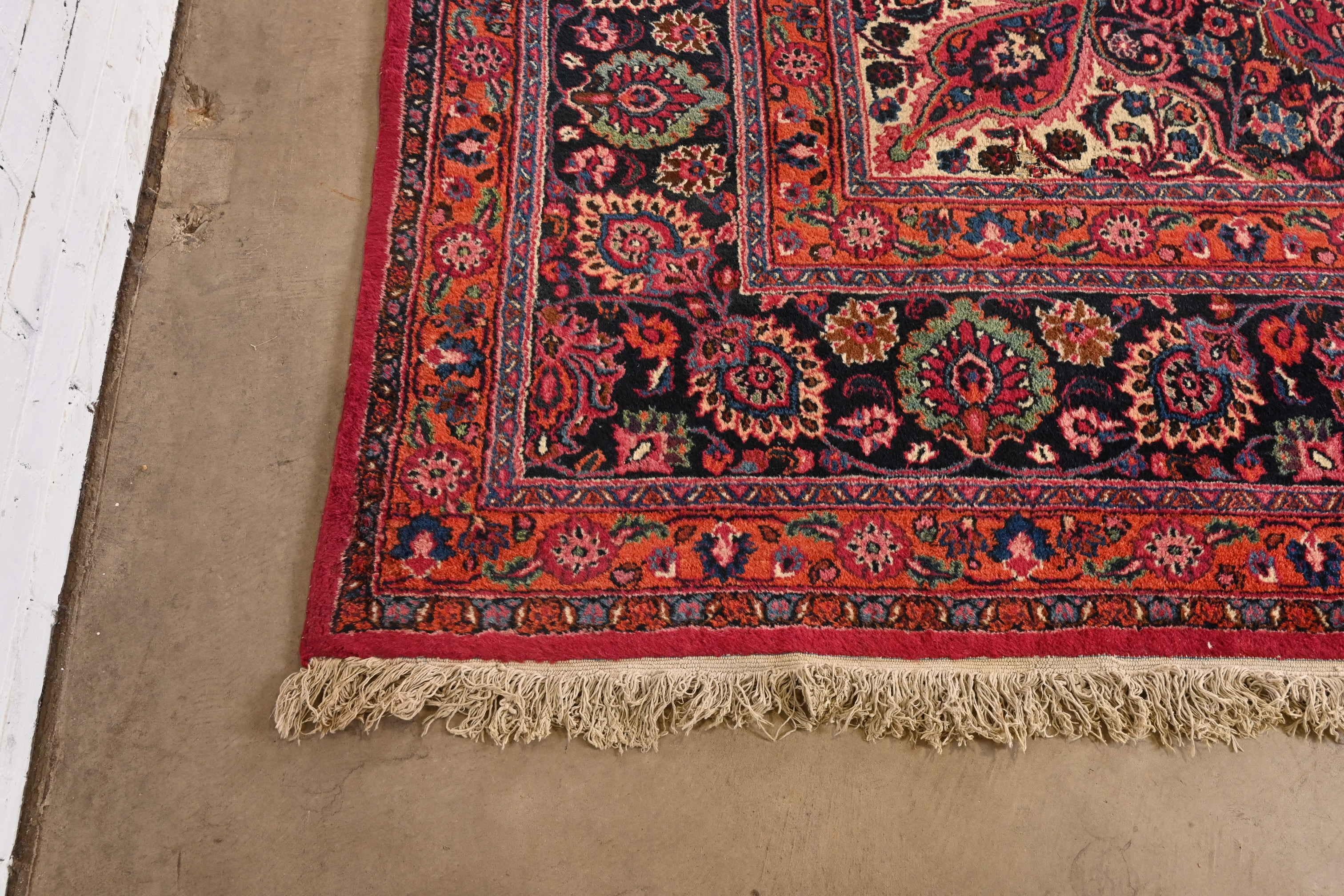 Laine Vintage Hand-Knotted Persian Moud Room Size Wool Rug (tapis de laine) en vente
