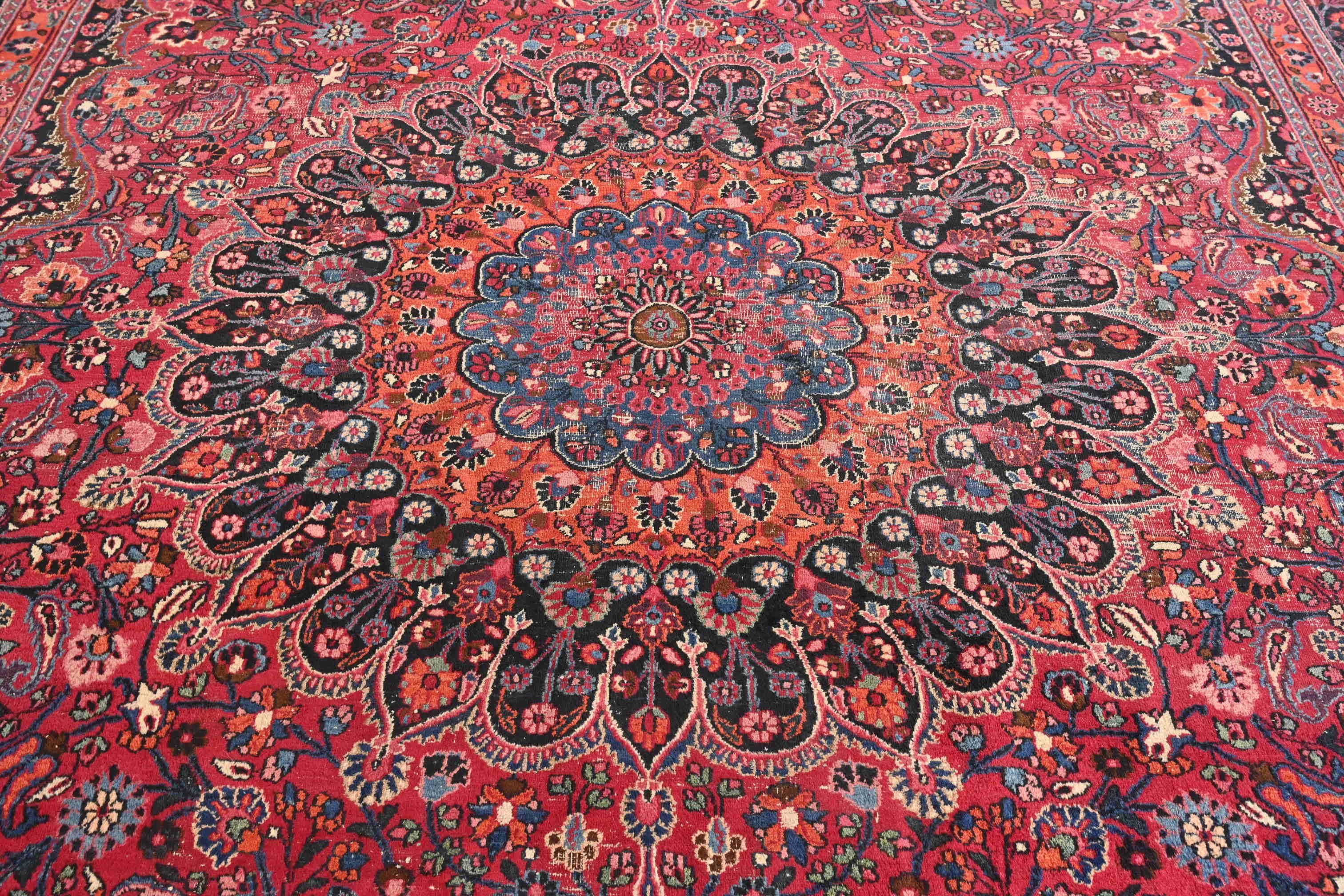 Vintage Hand-Knotted Persian Moud Room Size Wool Rug (tapis de laine) en vente 1
