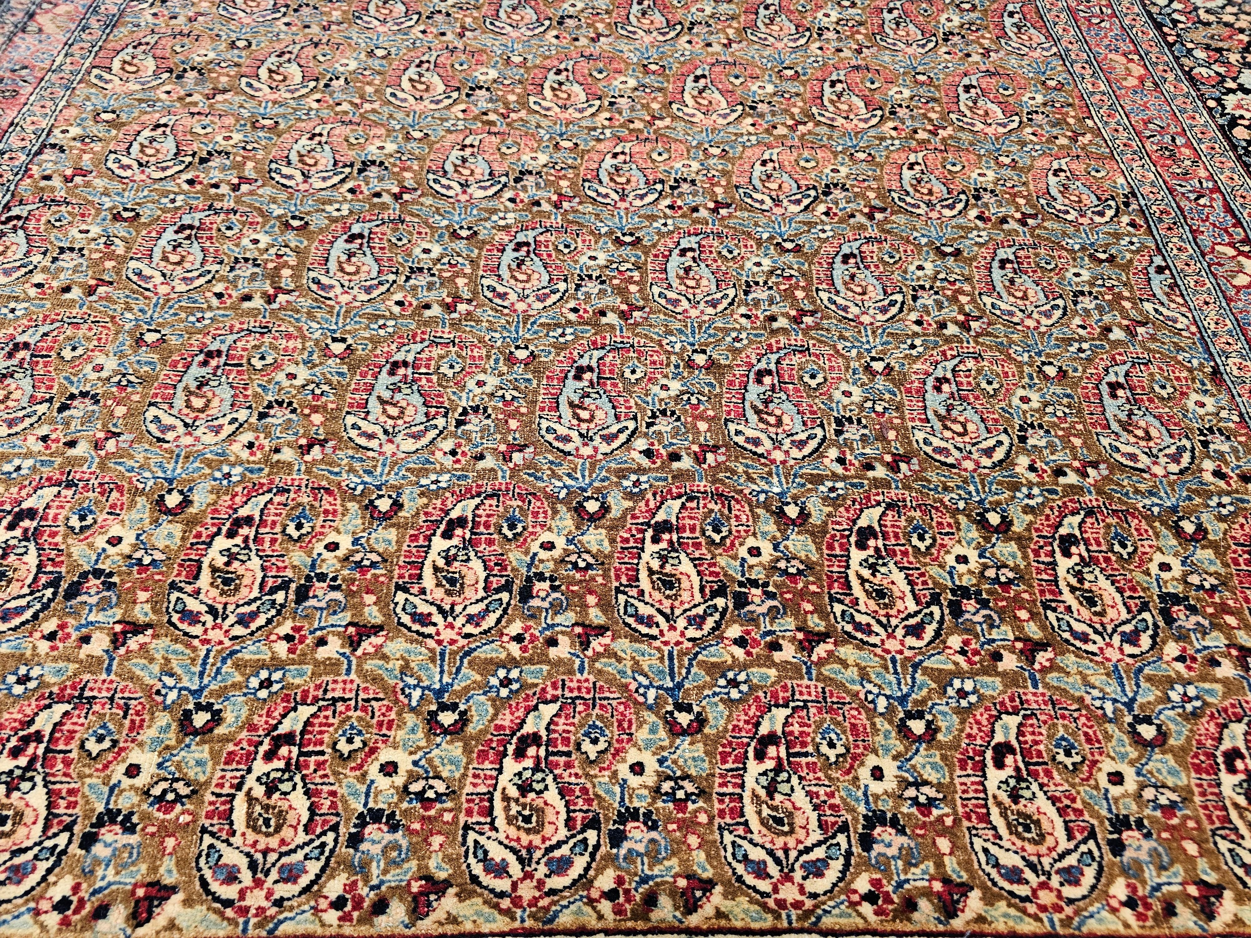 Persischer Qum-Teppich im Vintage-Stil in dunklem Taupe in Allover-Muster (Wolle) im Angebot