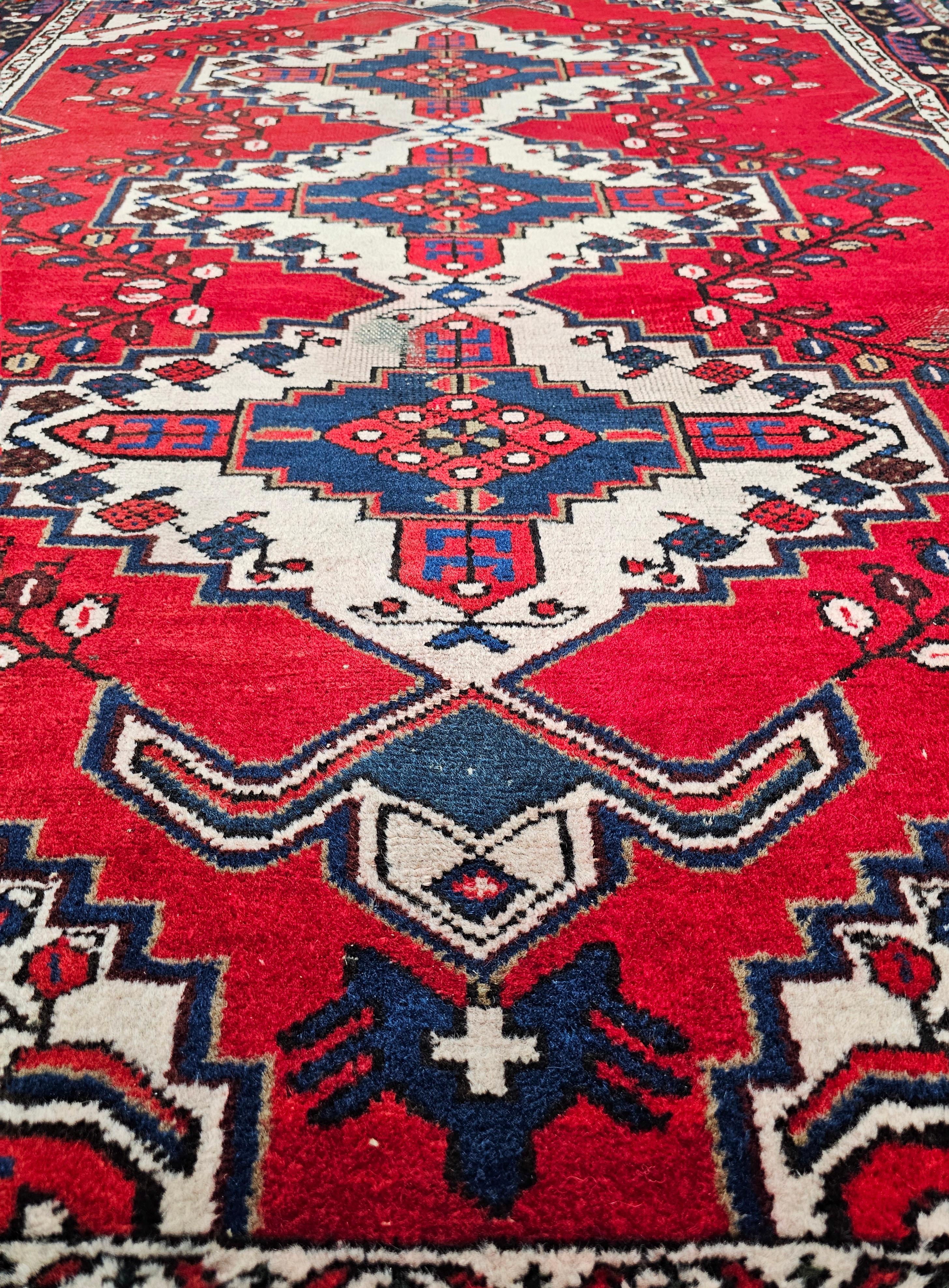 Tapis persan Afshar noué à la main présentant un motif géométrique, Iran, années 1930 en vente 2