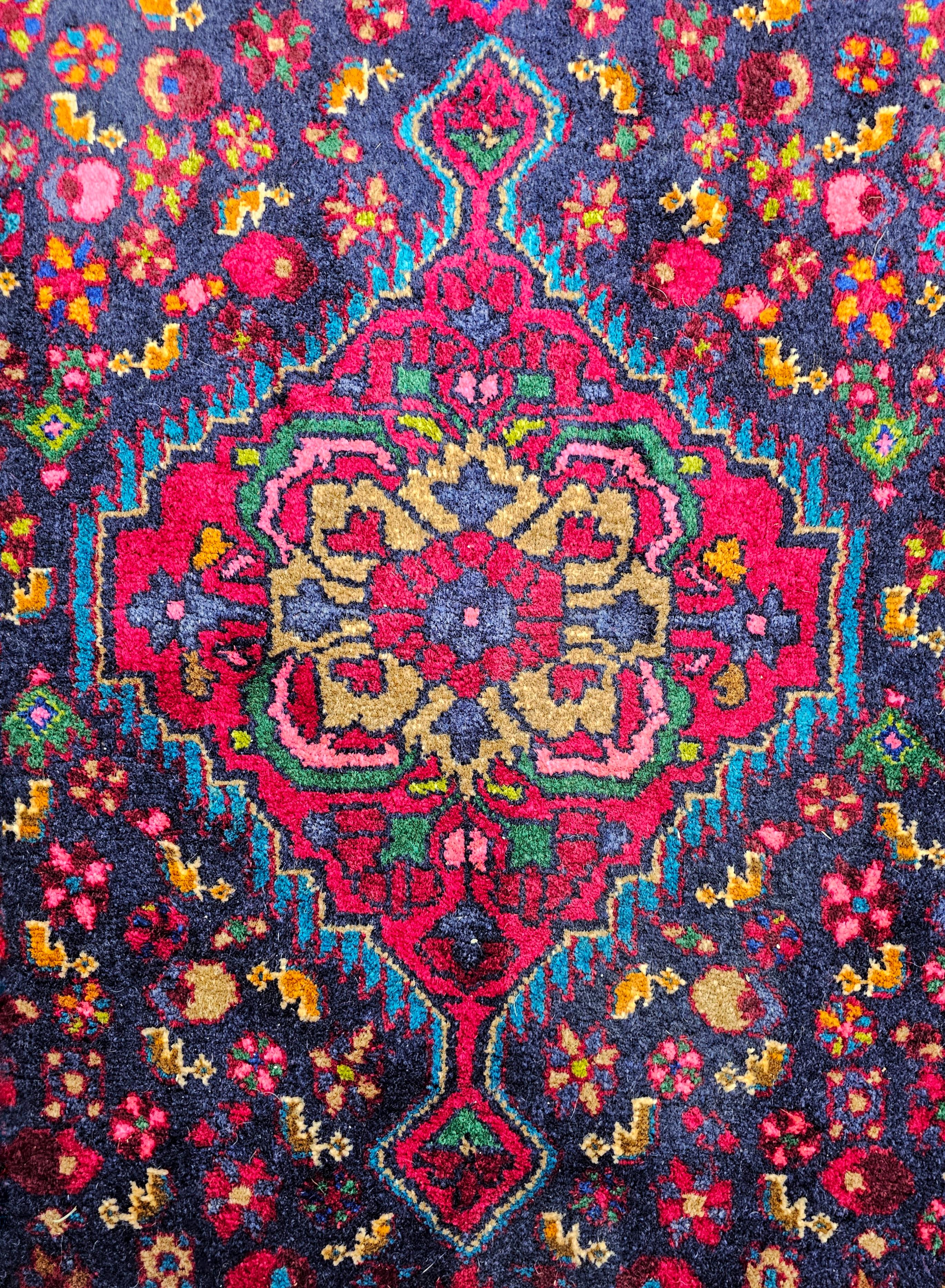 Handgeknüpfter persischer Vintage-Läufer in leuchtenden Farben, Iran, 1970er Jahre (Persisch) im Angebot
