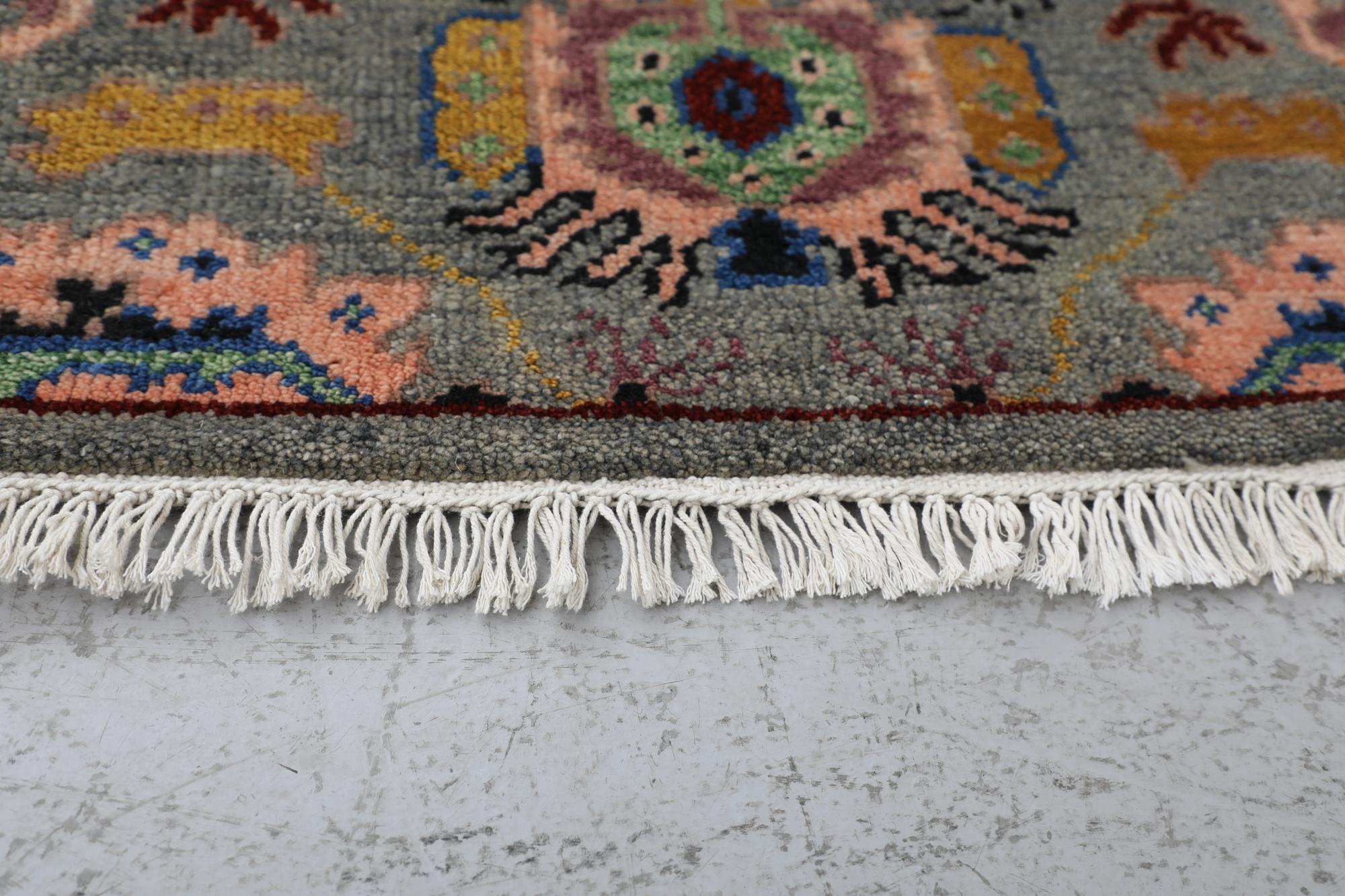 Handgeknüpfter Vintage-Läufer aus persischer Wolle mit floralem Design im Angebot 2