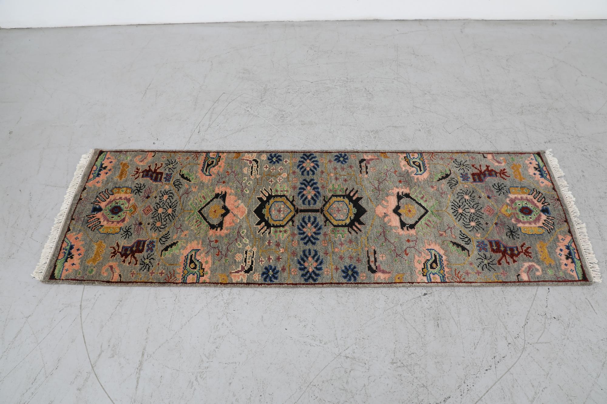 Handgeknüpfter Vintage-Läufer aus persischer Wolle mit floralem Design im Angebot 3