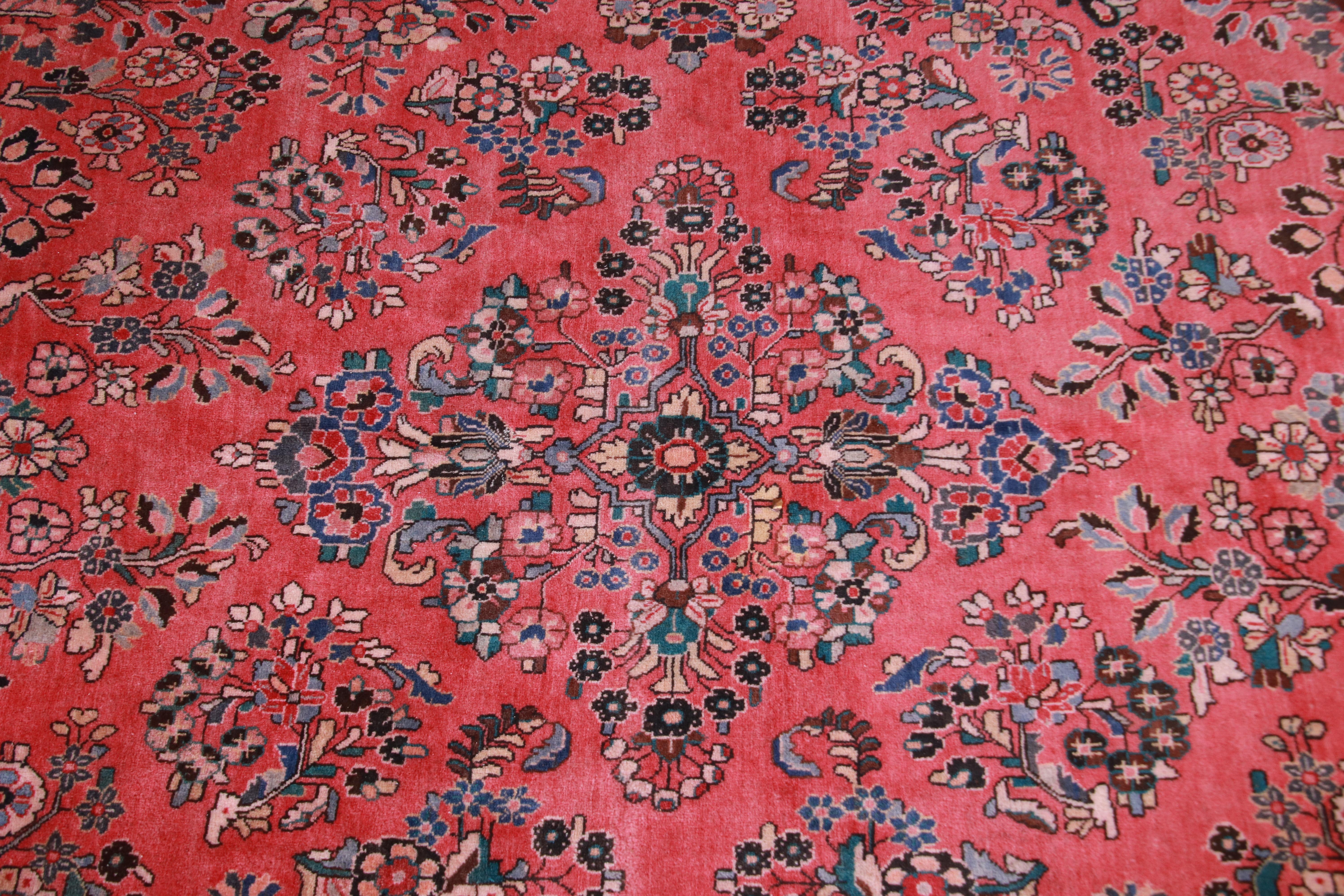 Vintage Hand Knotted Persian Sarouk Room Size Rug In Good Condition In South Bend, IN