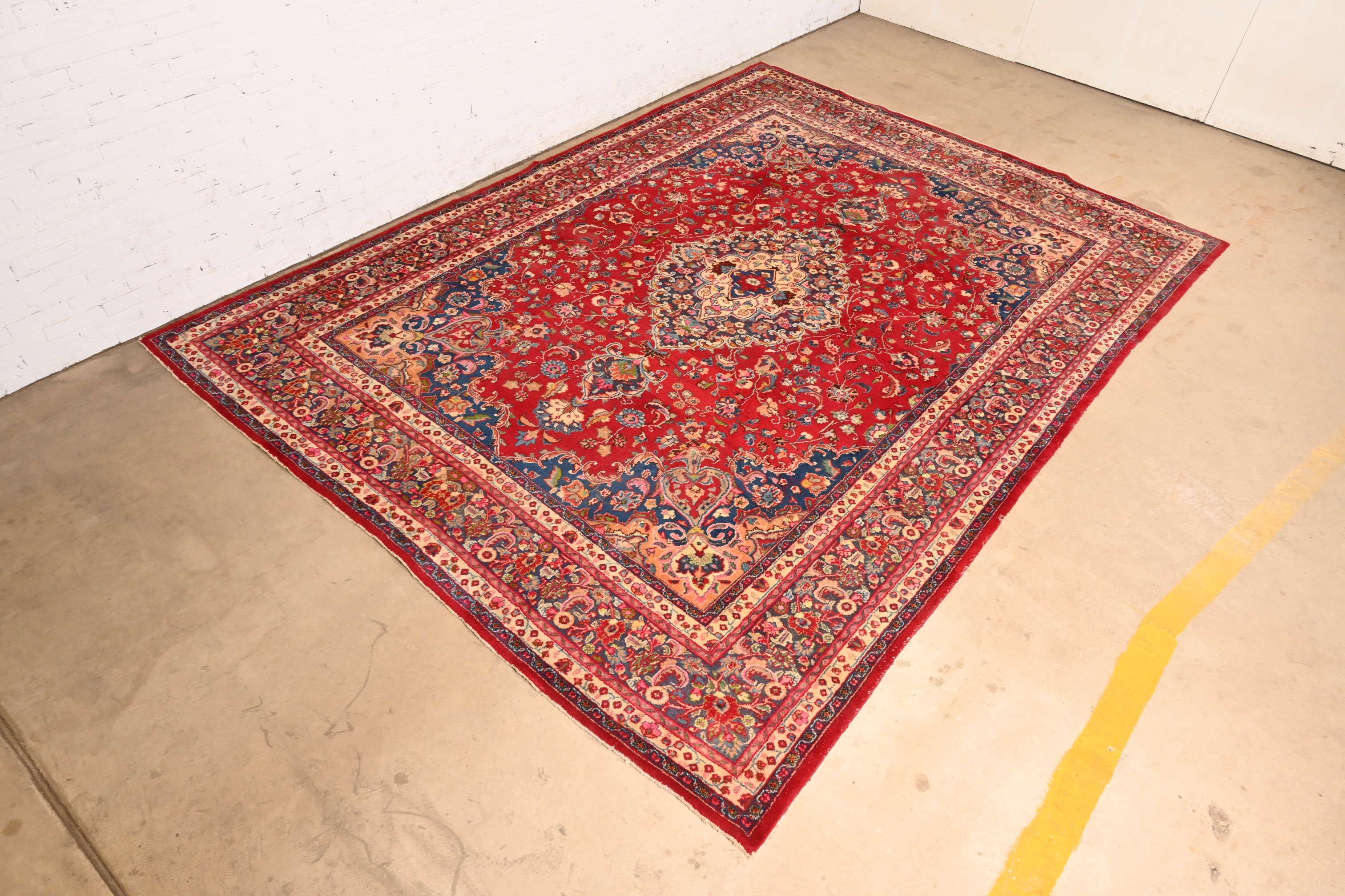 Tappeto vintage Tabriz persiano annodato a mano di grandi dimensioni per la stanza In condizioni buone in vendita a South Bend, IN