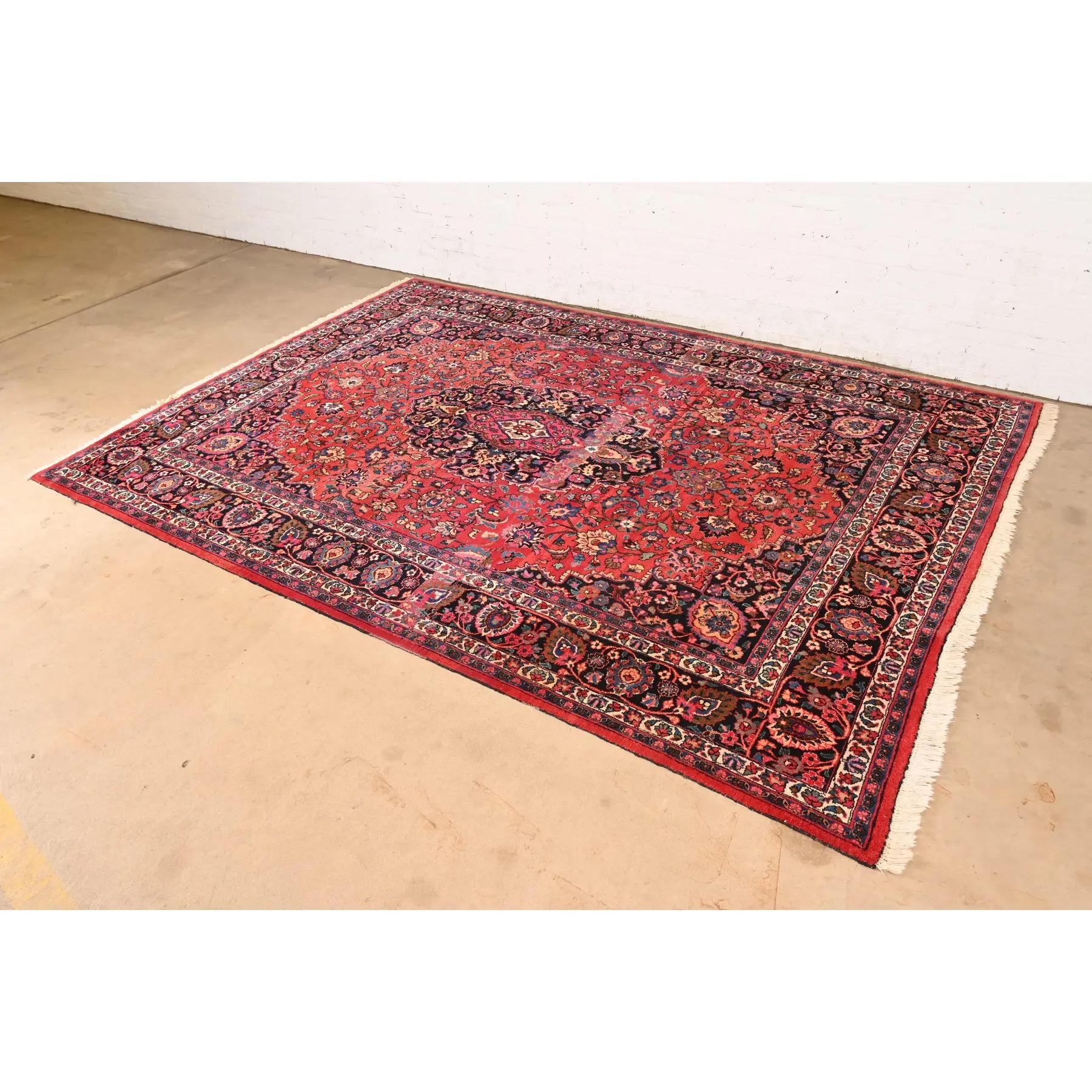 Tappeto vintage Tabriz persiano annodato a mano di grandi dimensioni per la stanza In condizioni buone in vendita a South Bend, IN