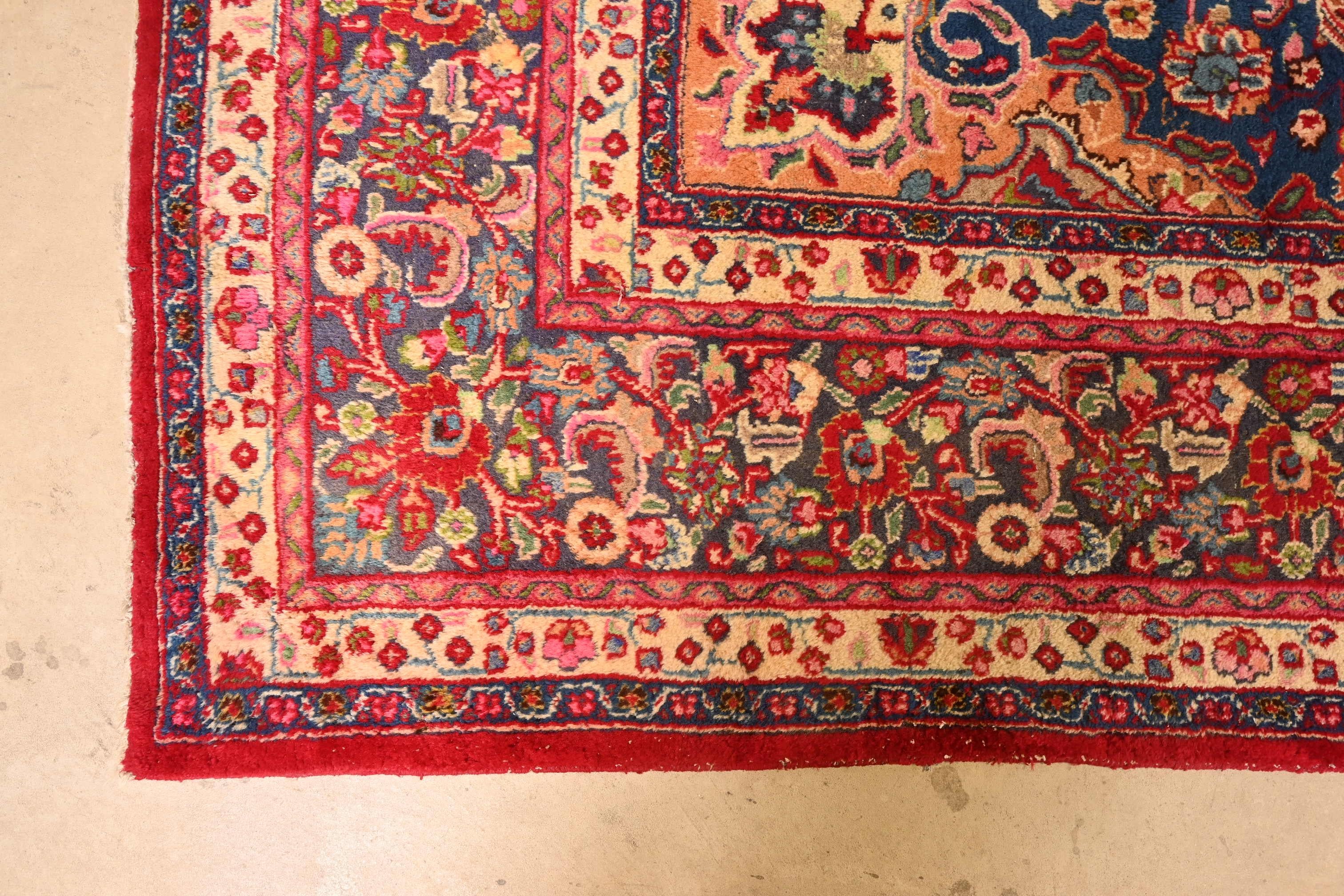 XX secolo Tappeto vintage Tabriz persiano annodato a mano di grandi dimensioni per la stanza in vendita