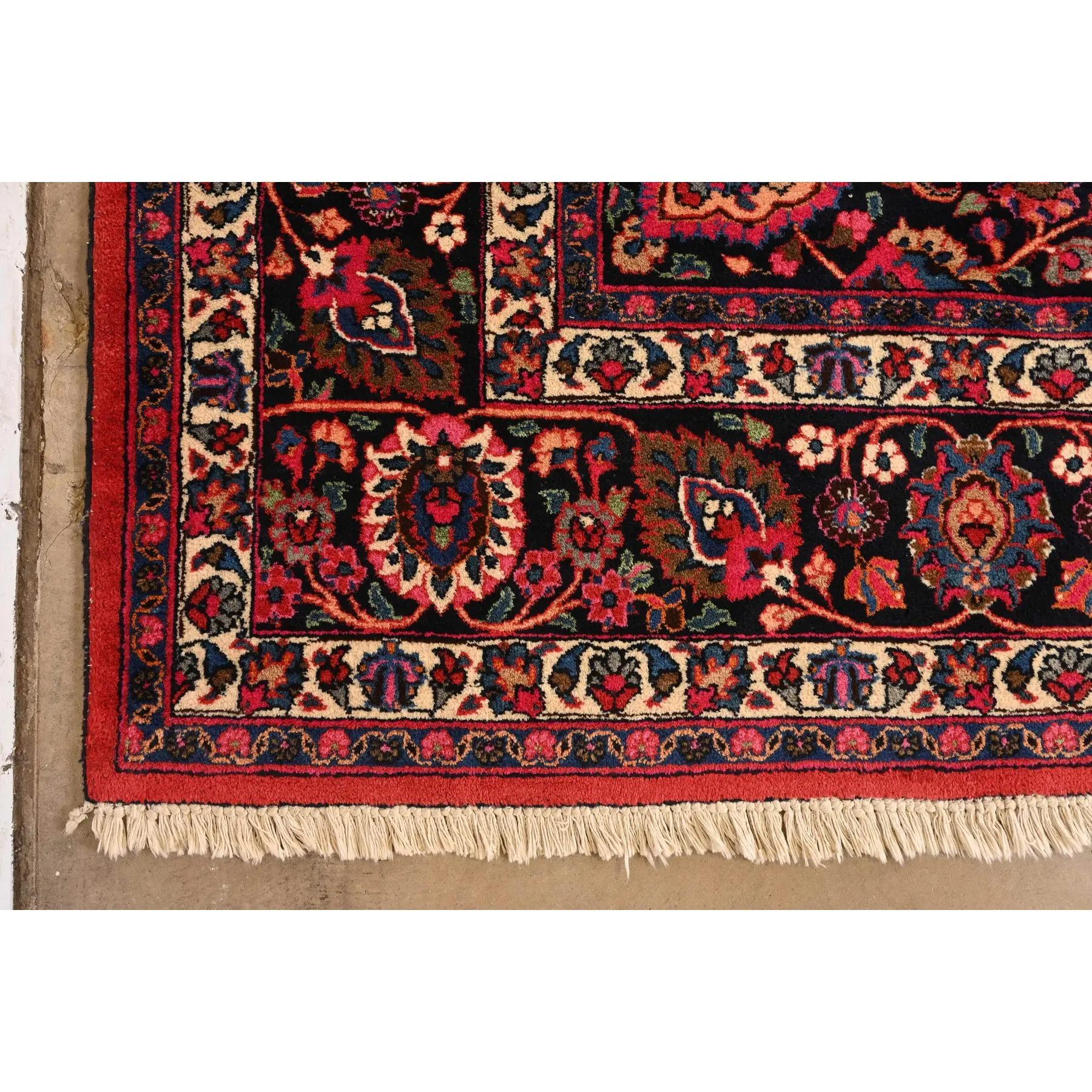 XX secolo Tappeto vintage Tabriz persiano annodato a mano di grandi dimensioni per la stanza in vendita