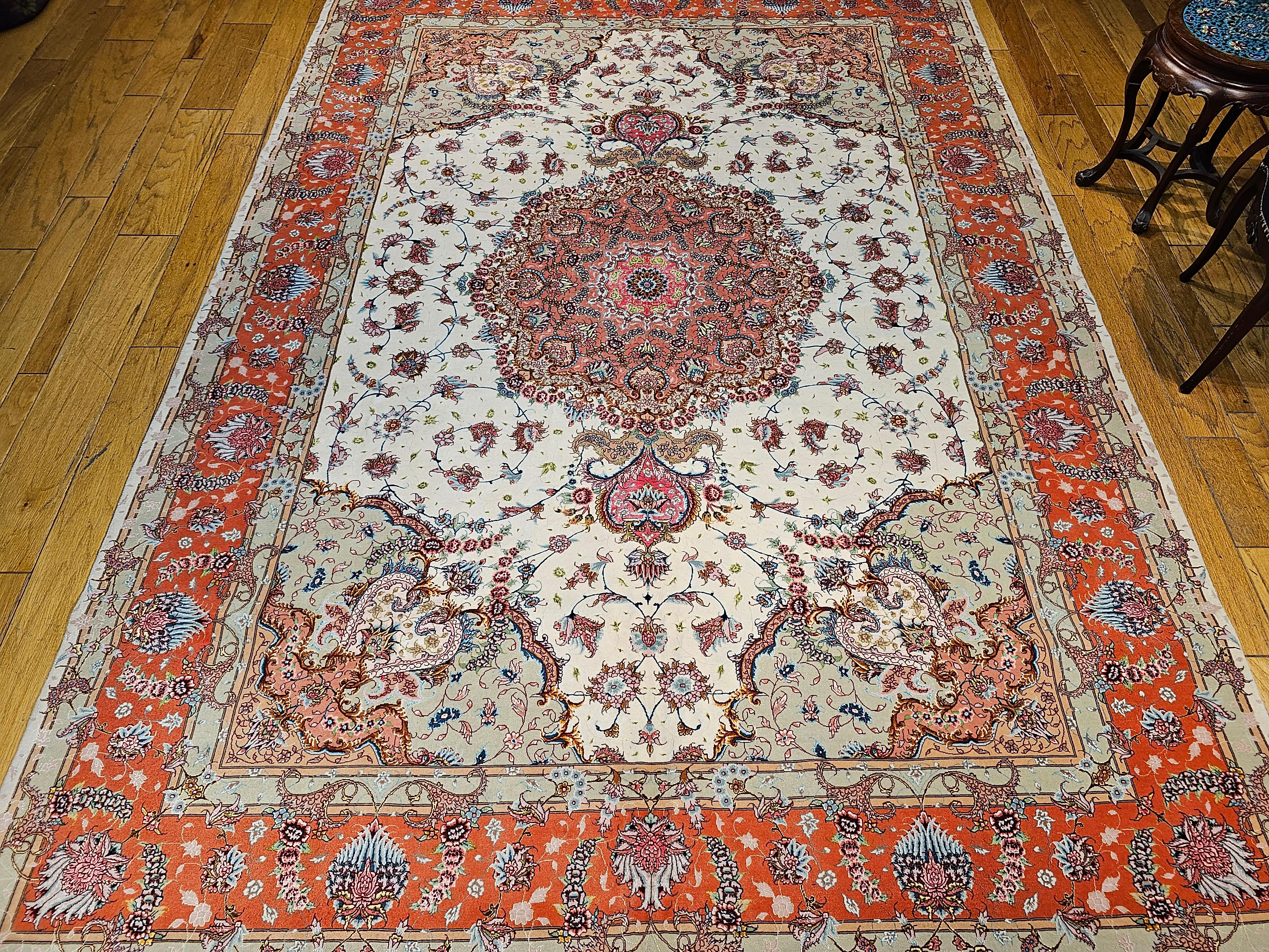 Handgeknüpfter persischer Täbris-Teppich in Zimmergröße in Blumenmuster, Vintage im Angebot 8