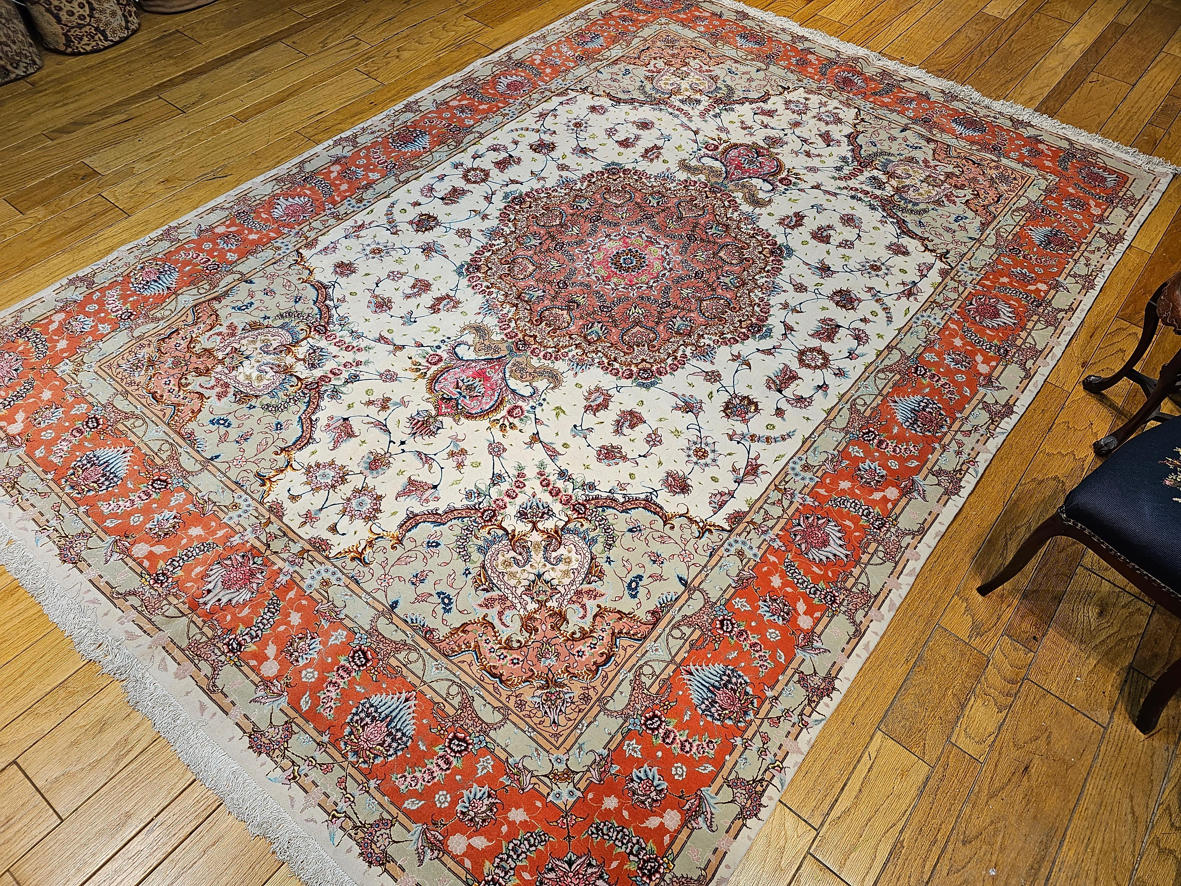 Handgeknüpfter persischer Täbris-Teppich in Zimmergröße in Blumenmuster, Vintage im Angebot 9