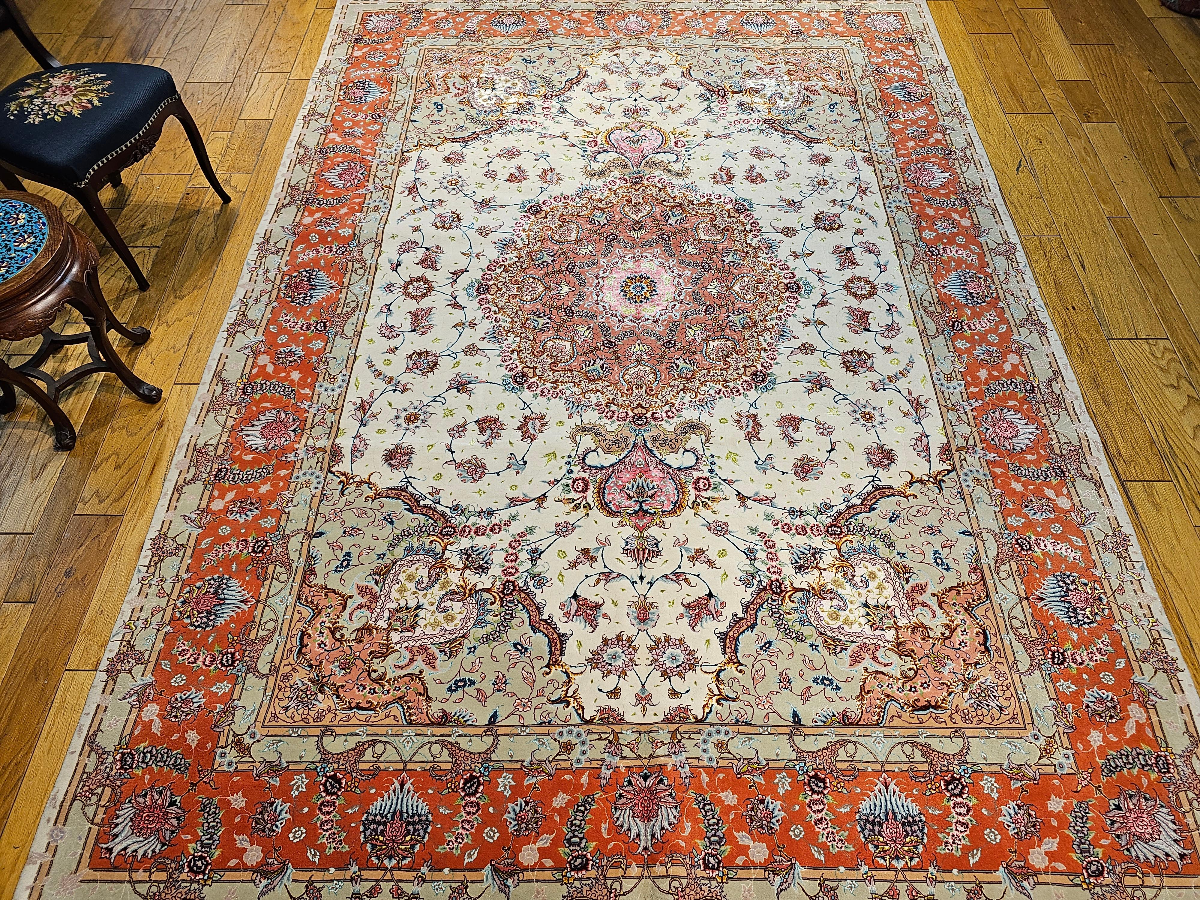 Handgeknüpfter persischer Täbris-Teppich in Zimmergröße in Blumenmuster, Vintage im Angebot 12