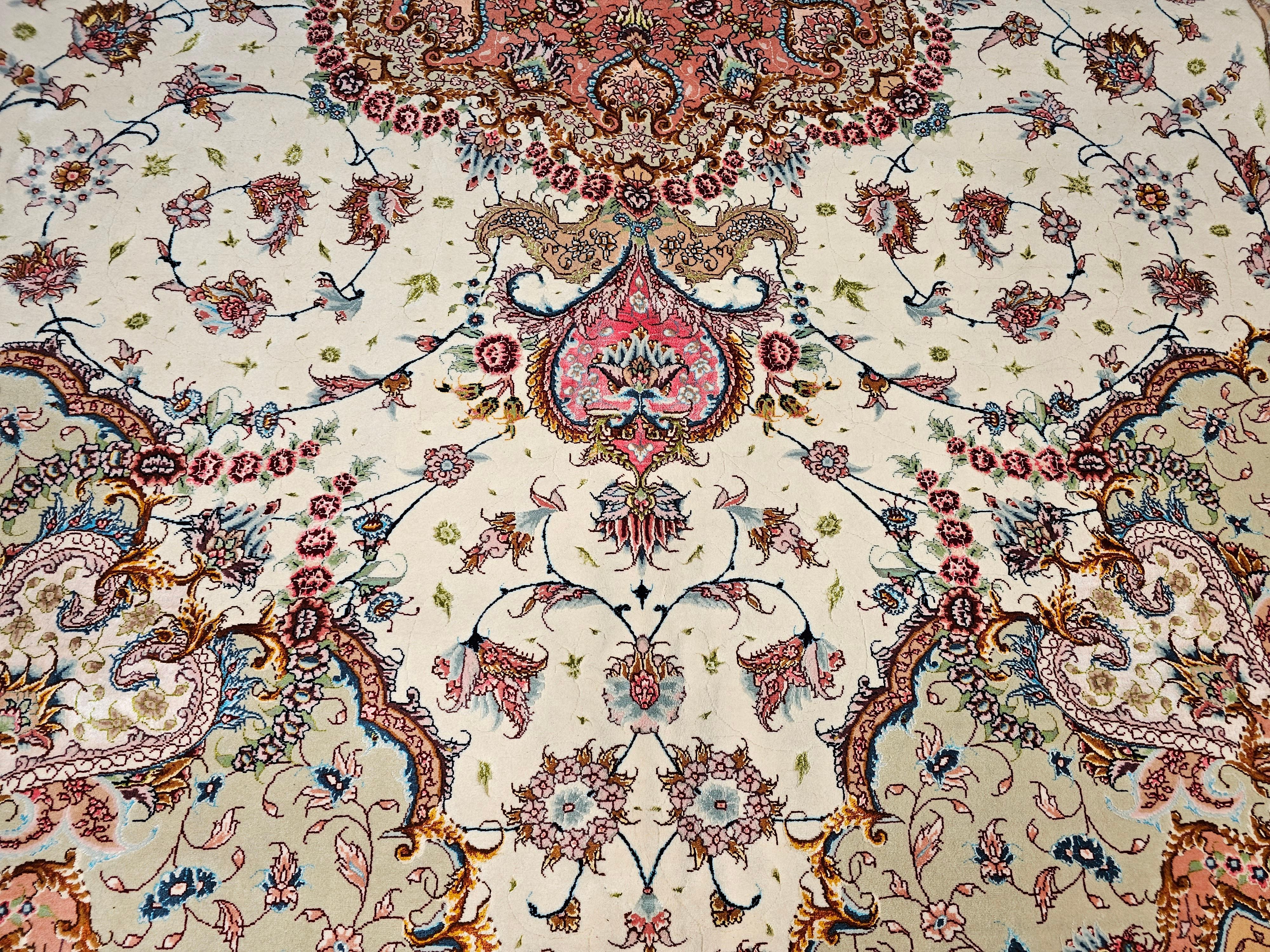 Handgeknüpfter persischer Täbris-Teppich in Zimmergröße in Blumenmuster, Vintage im Angebot 3