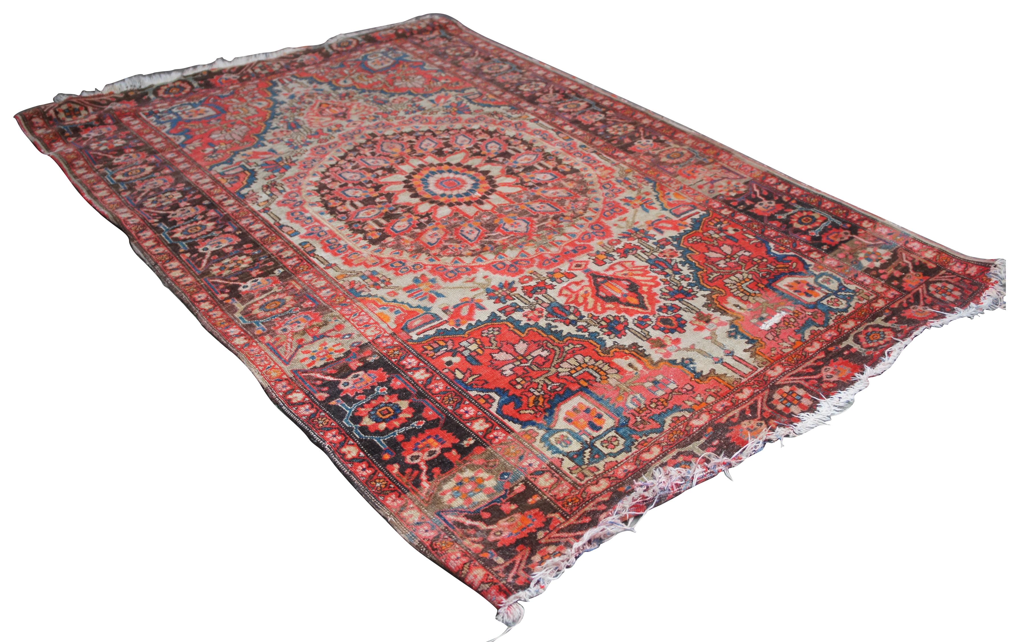 Islamique Tapis de prière Kashmar vintage en laine persane nouée à la main rouge, orange et bleu en vente