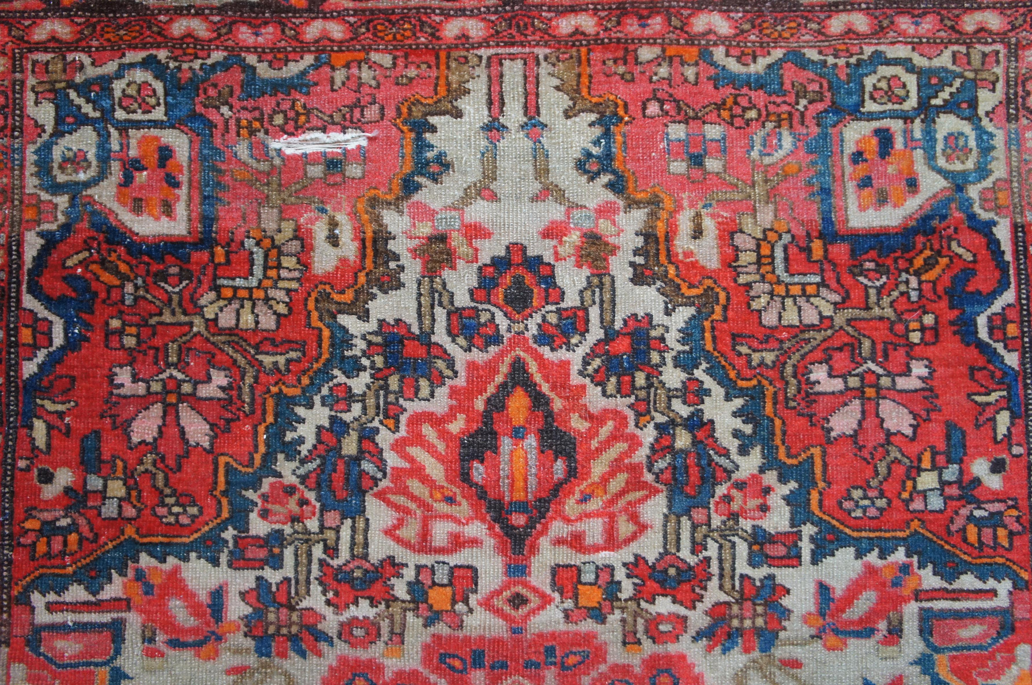 20ième siècle Tapis de prière Kashmar vintage en laine persane nouée à la main rouge, orange et bleu en vente