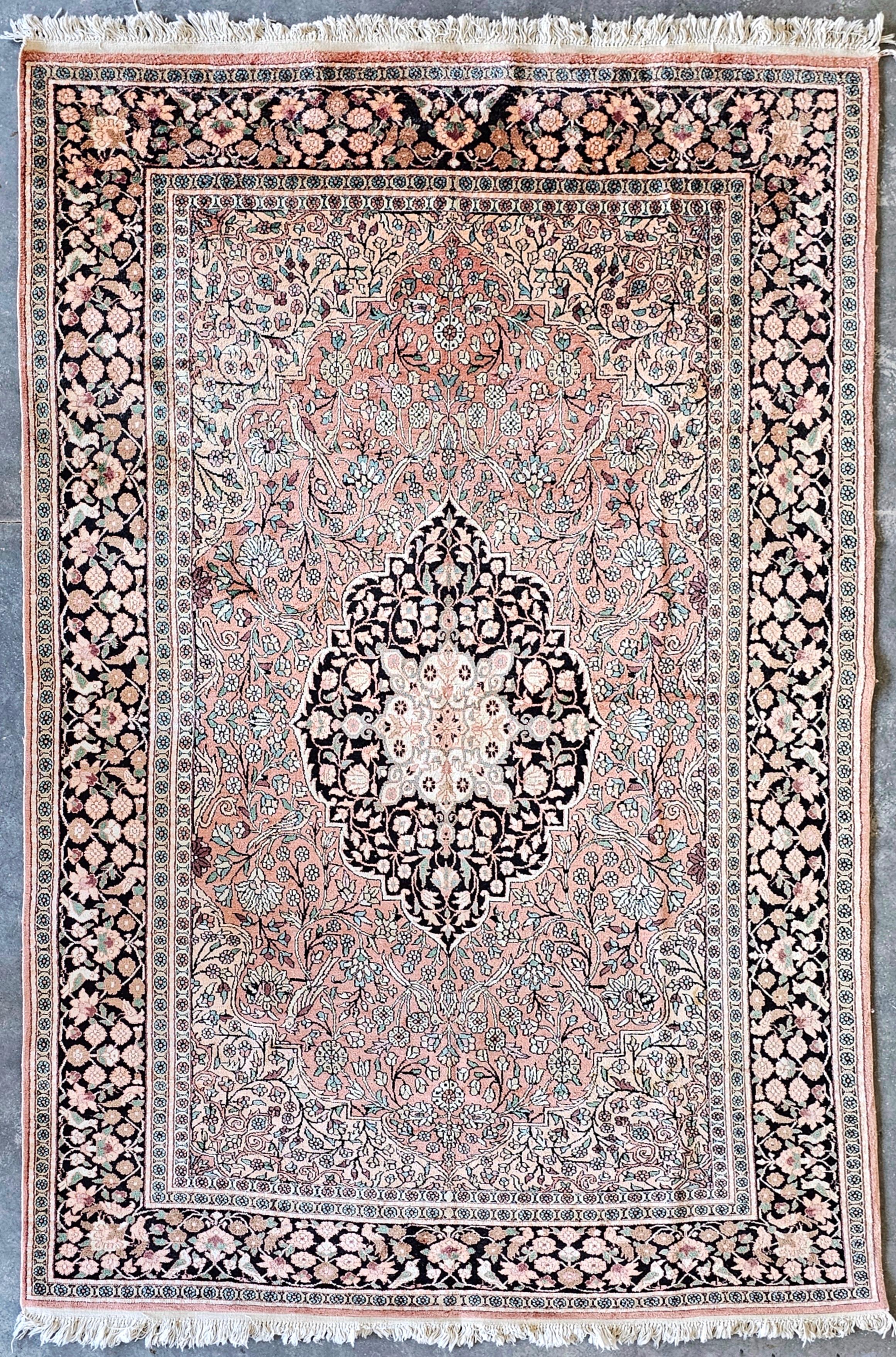 Vintage Hand-Knotted Pink Silk Kasmir Rug with Floral pattern Pakistan 1950s For Sale 2