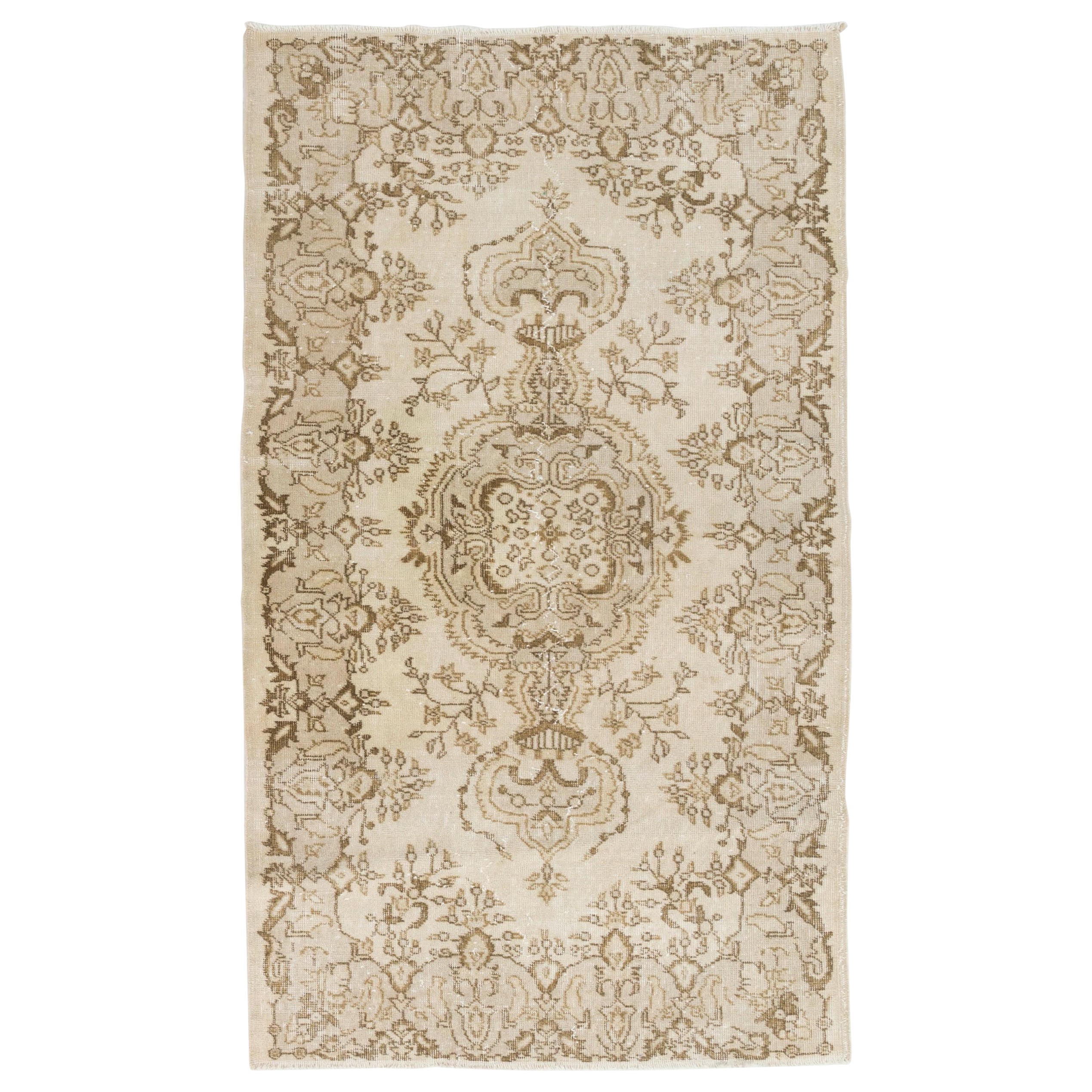 Tappeto vintage annodato a mano di colore beige e marrone, sbiadito dell'Anatolia centrale