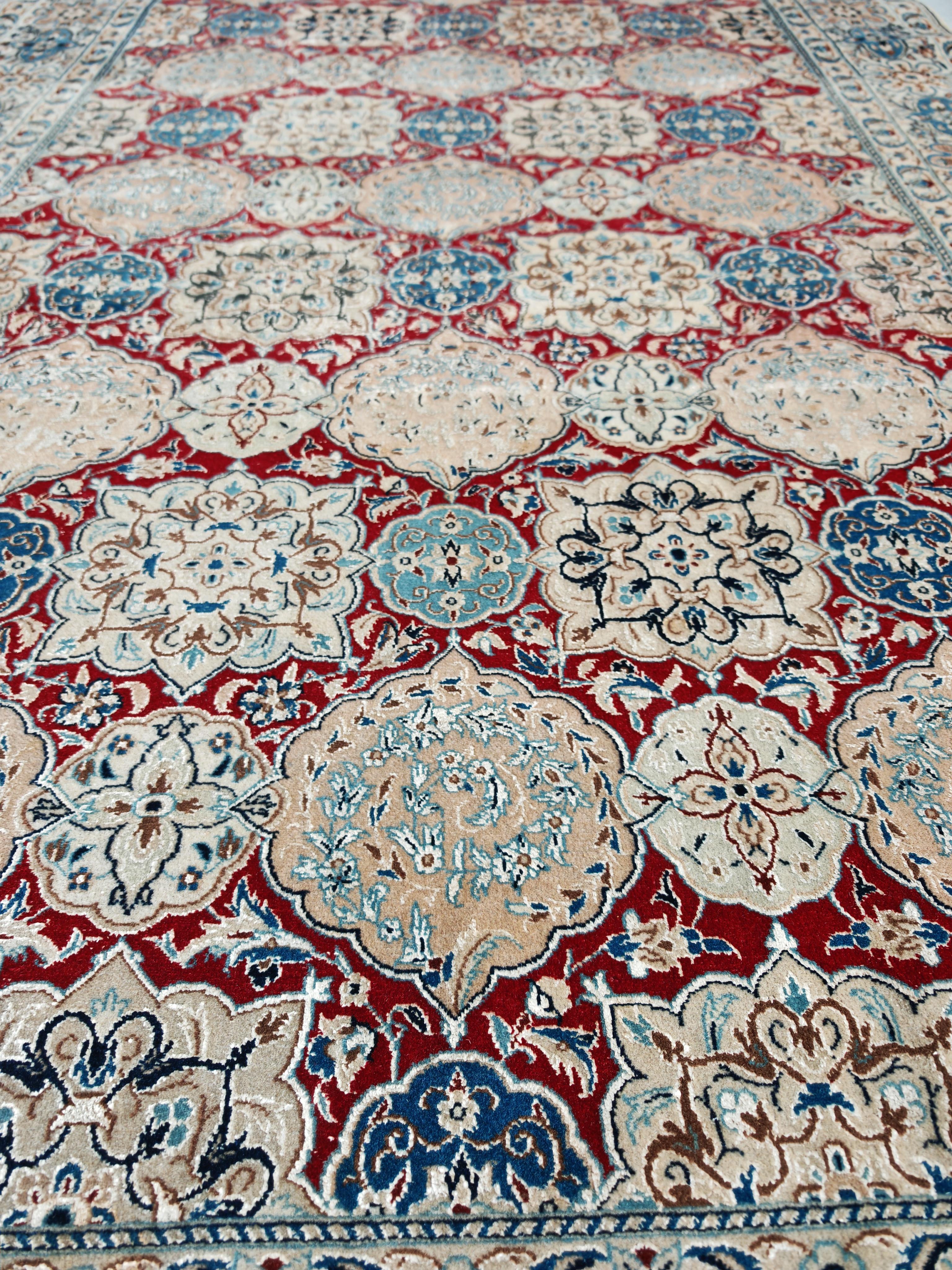 Handgeknüpfter Vintage-Teppich aus cremefarbener, roter und blauer Wolle und Seide, 1960er Jahre im Angebot 3