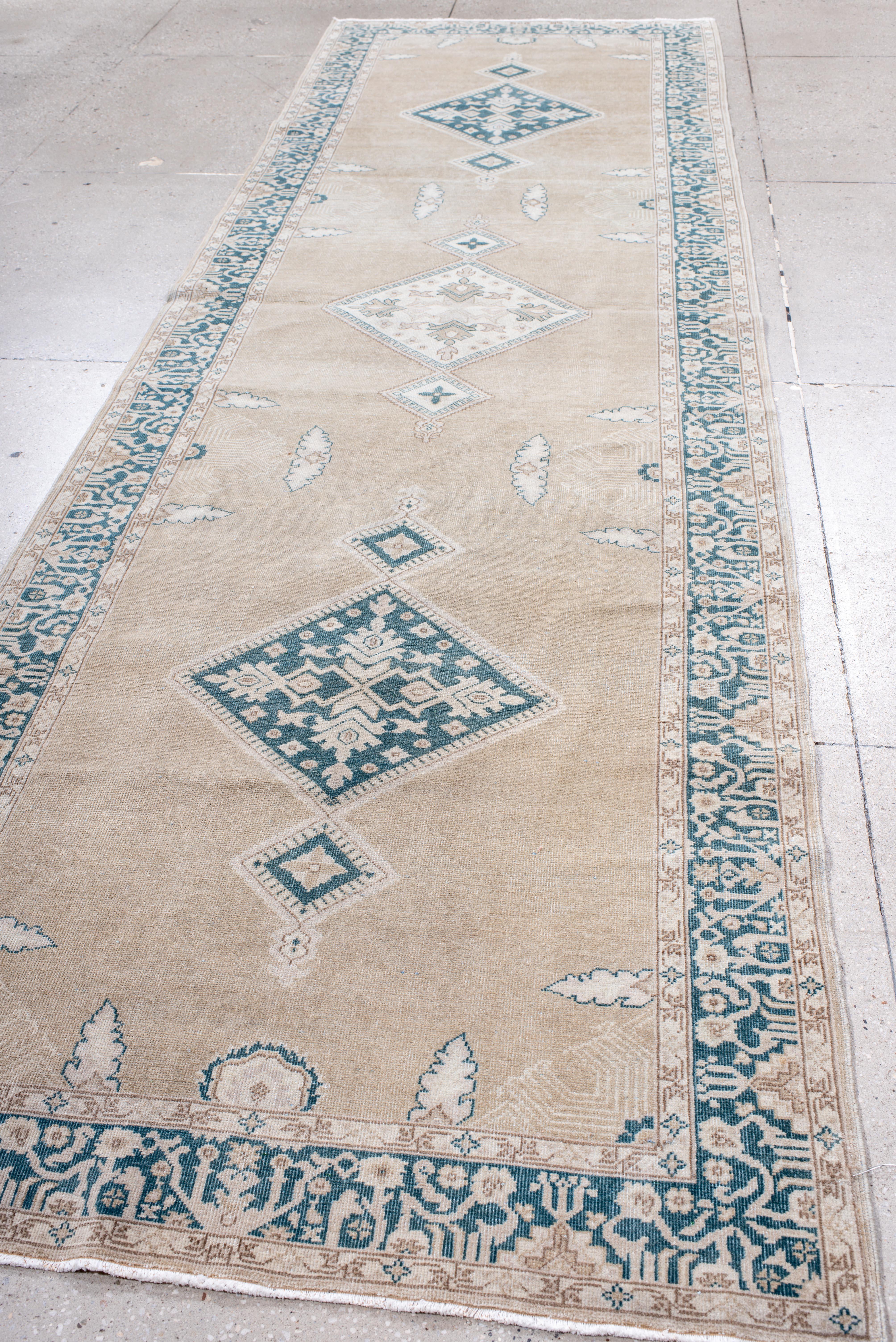 Vintage handgeknüpft Sivas Teppich Diamond Medallion Läufer in Taupe und Teal im Angebot 1