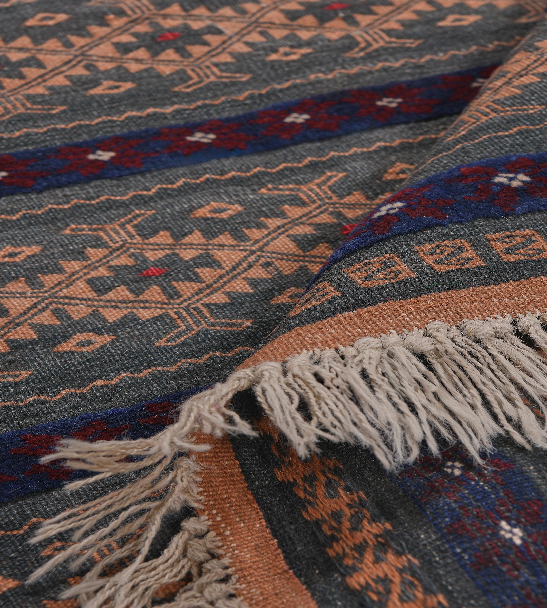 Vintage Hand-Knotted Steel-Blue and Dusty-Pink Wool Persian Baloch Flatweave Rug For Sale 3