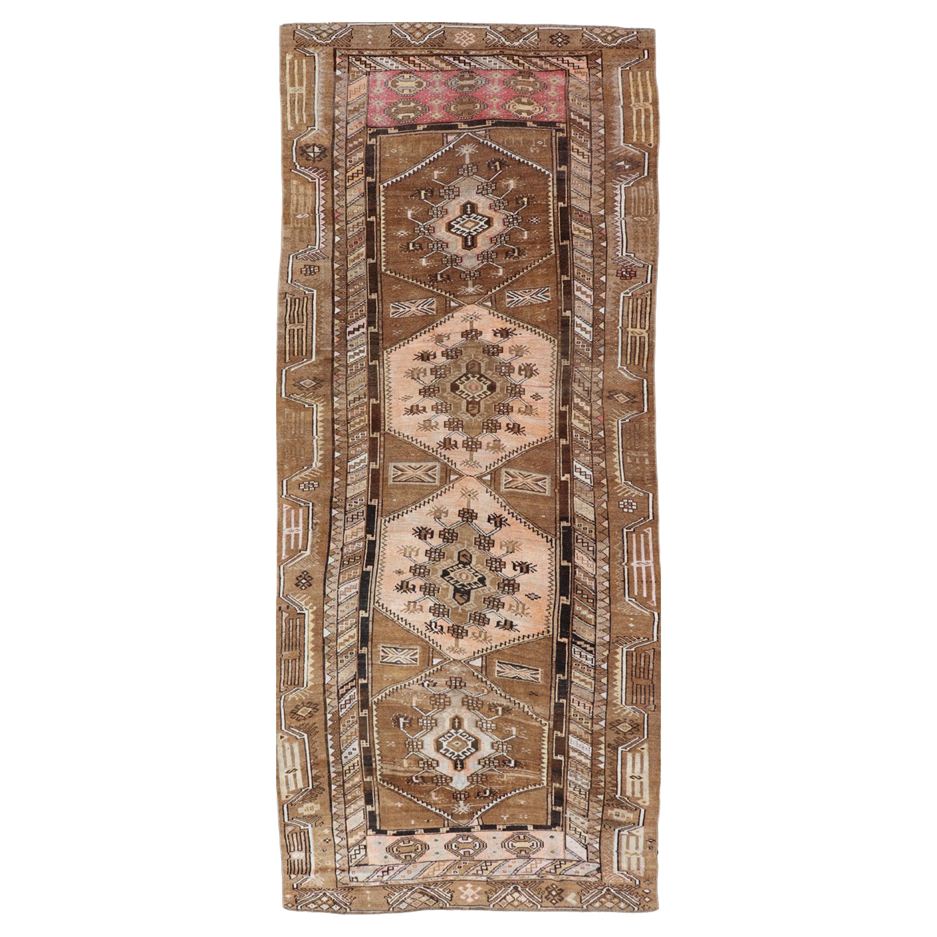 Tapis turc Kars Galley noué à la main en laine avec motif de médaillon