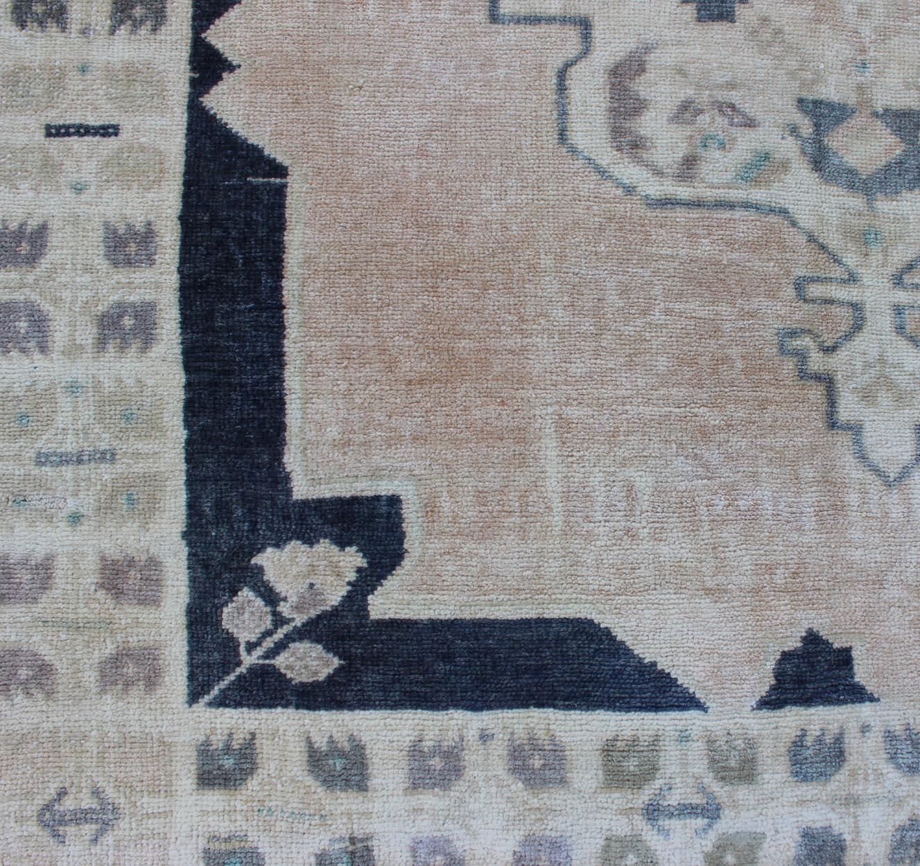 Vintage Hand Knotted Turkish Oushak Rug with Central Medallion in Blue and Cream For Sale 4