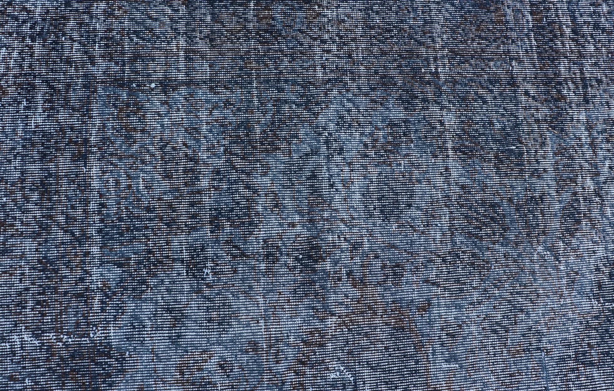 Vintage overdyed oushak rug in dark blue and charcoal. Keivan Woven Arts / rug EN-P13617, country of origin / type: Turkey / Oushak, circa Mid-20th Century.

Measures: 6'1 x 9'9.