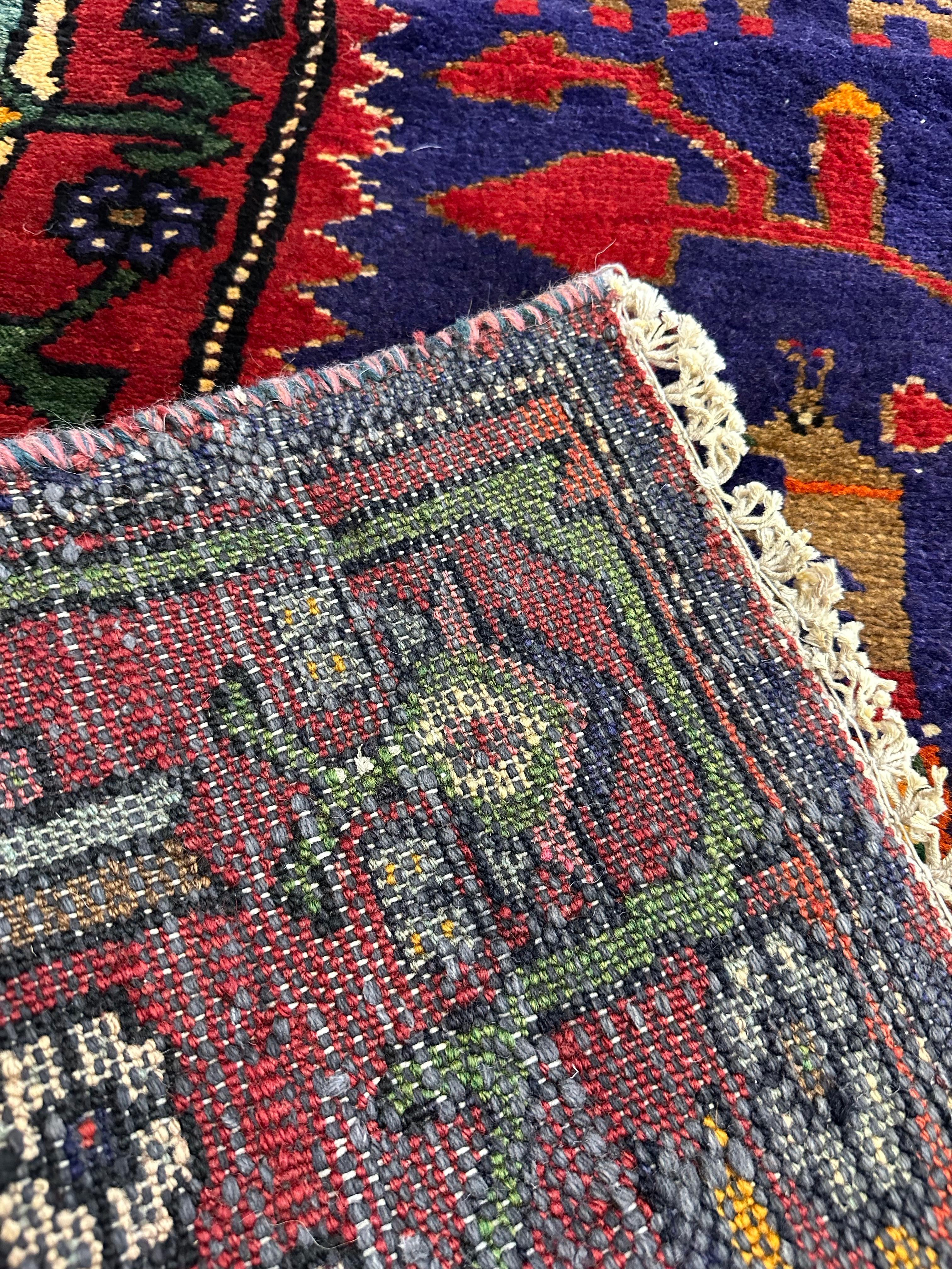 Handgeknüpfter türkischer Vintage-Teppich aus Wolle mit Akzent im Angebot 2