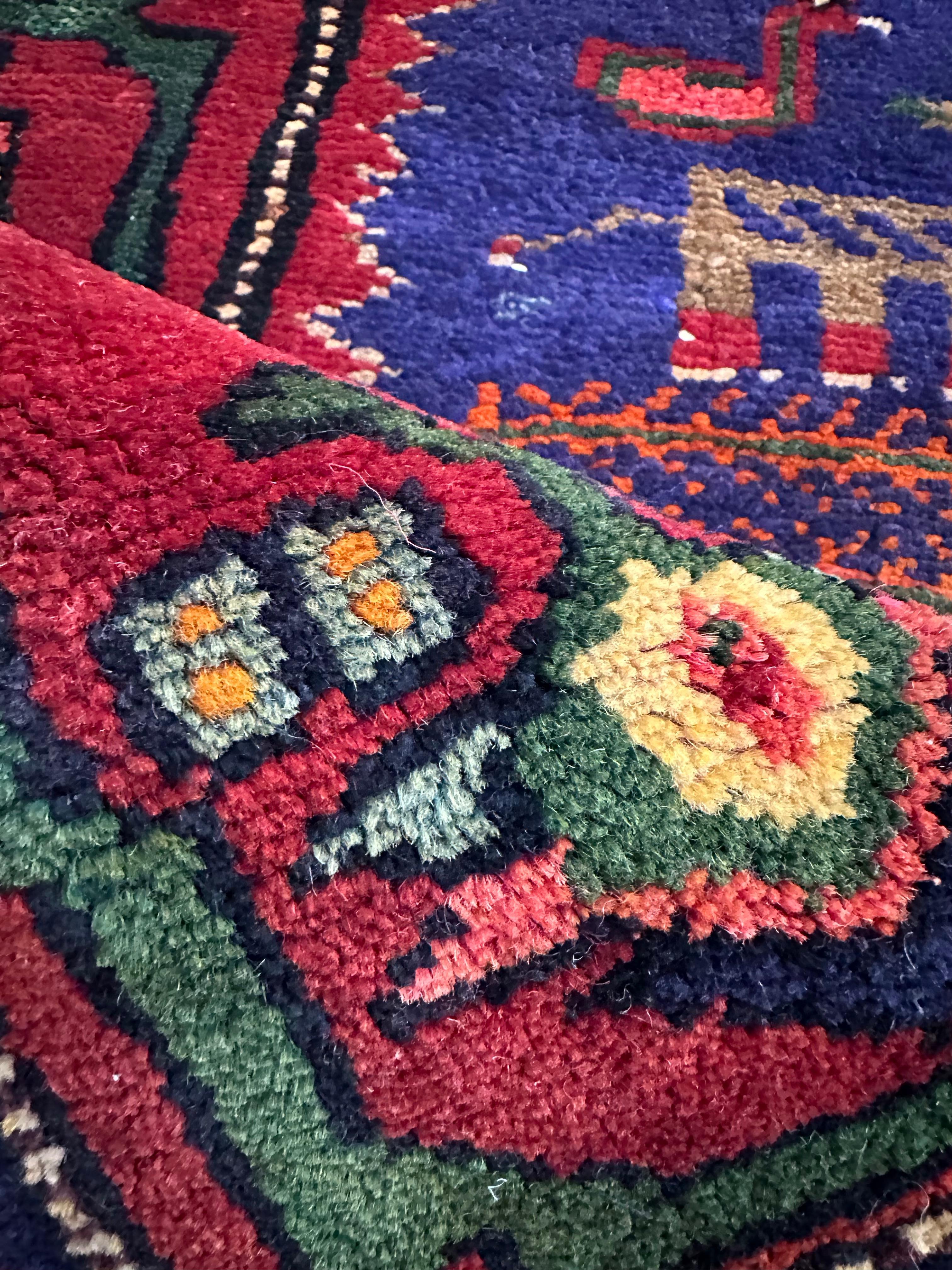 Handgeknüpfter türkischer Vintage-Teppich aus Wolle mit Akzent im Angebot 3