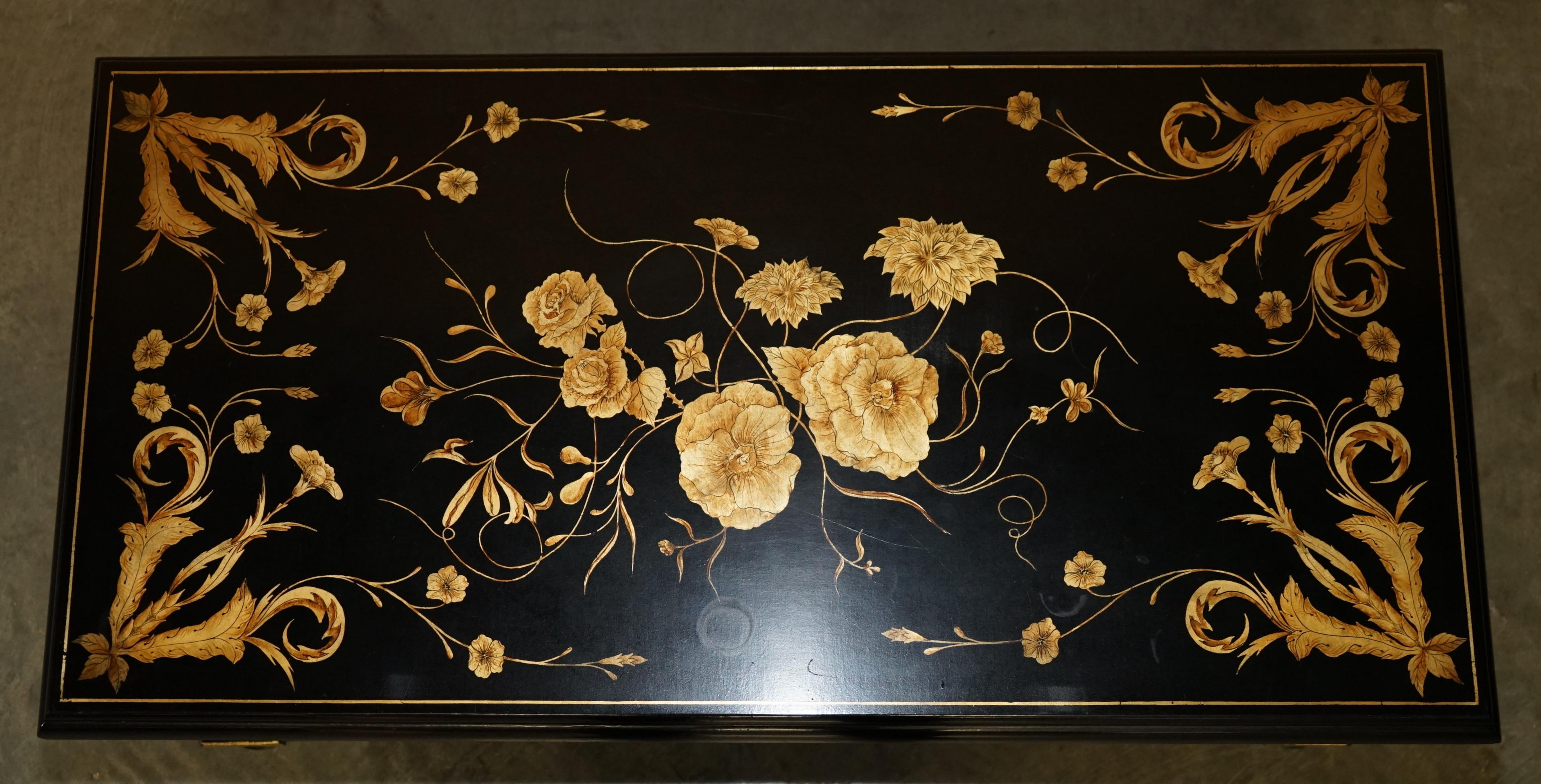 ViNTAGE HAND LACQUERED CHINESE ORIENTAL COFFEE COCKTAIL TABLE WITH DRAWERS For Sale 3