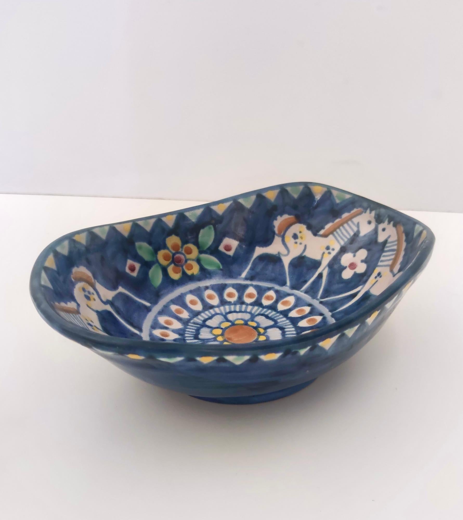 English Vintage Handmade and Hand Painted Ceramic Bowl or Centerpiece, Italy For Sale