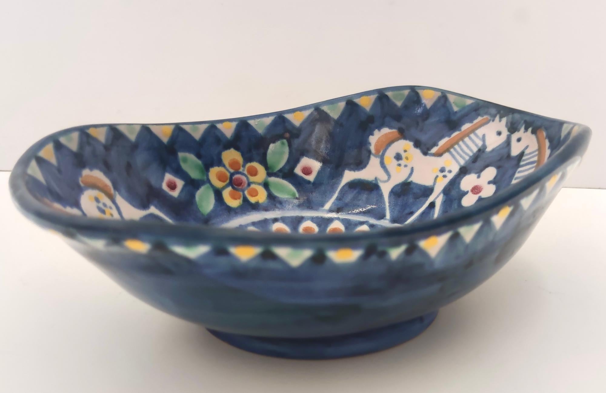 Mid-20th Century Vintage Handmade and Hand Painted Ceramic Bowl or Centerpiece, Italy For Sale