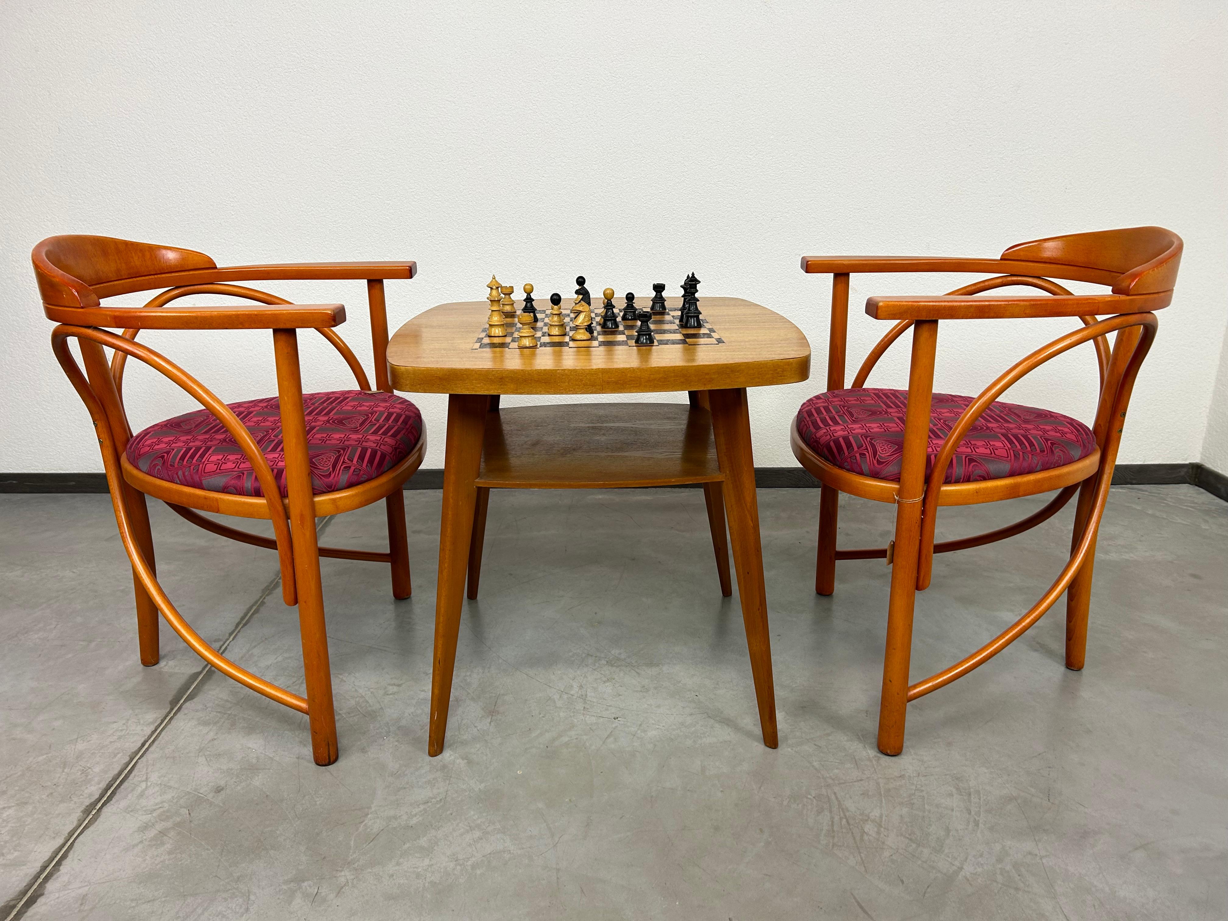 Handgefertigter Vintage-Schachtisch im Angebot 3