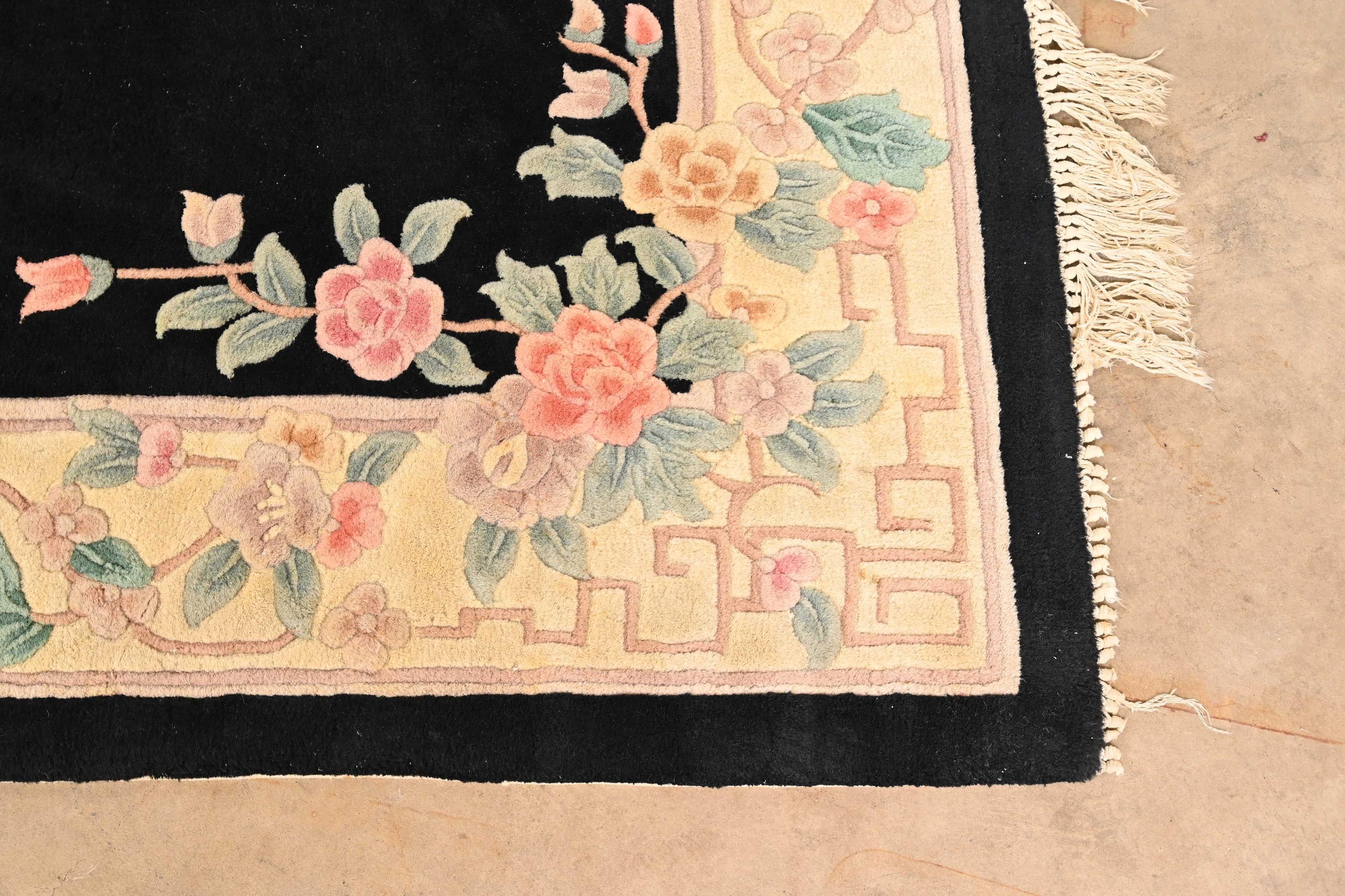 Vintage Hand Made Chinese Sculpted Wool Area Rug In Good Condition For Sale In South Bend, IN