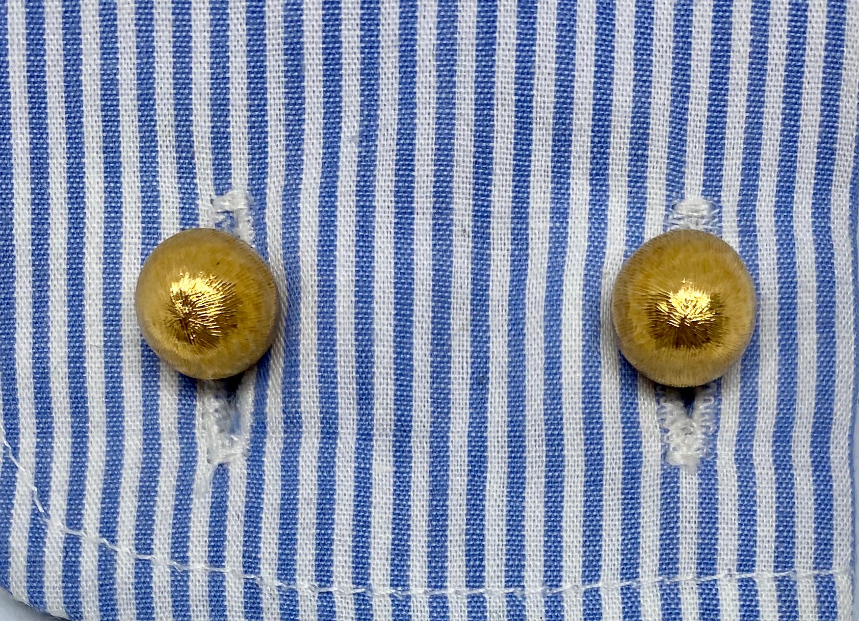 Women's or Men's Vintage, Handmade Cufflinks in Yellow Gold with Florentine Finish For Sale