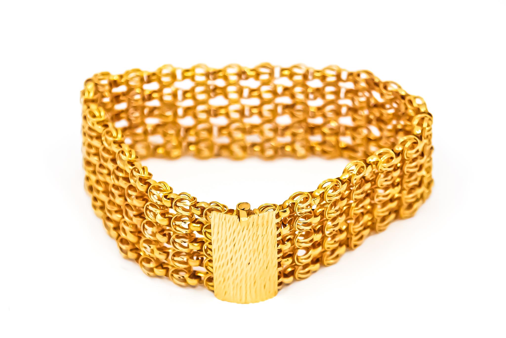 Vintage Handgefertigtes italienisches breites Vintage-Armband aus 21 Karat Gold, datiert auf die 1960er Jahre im Angebot 1