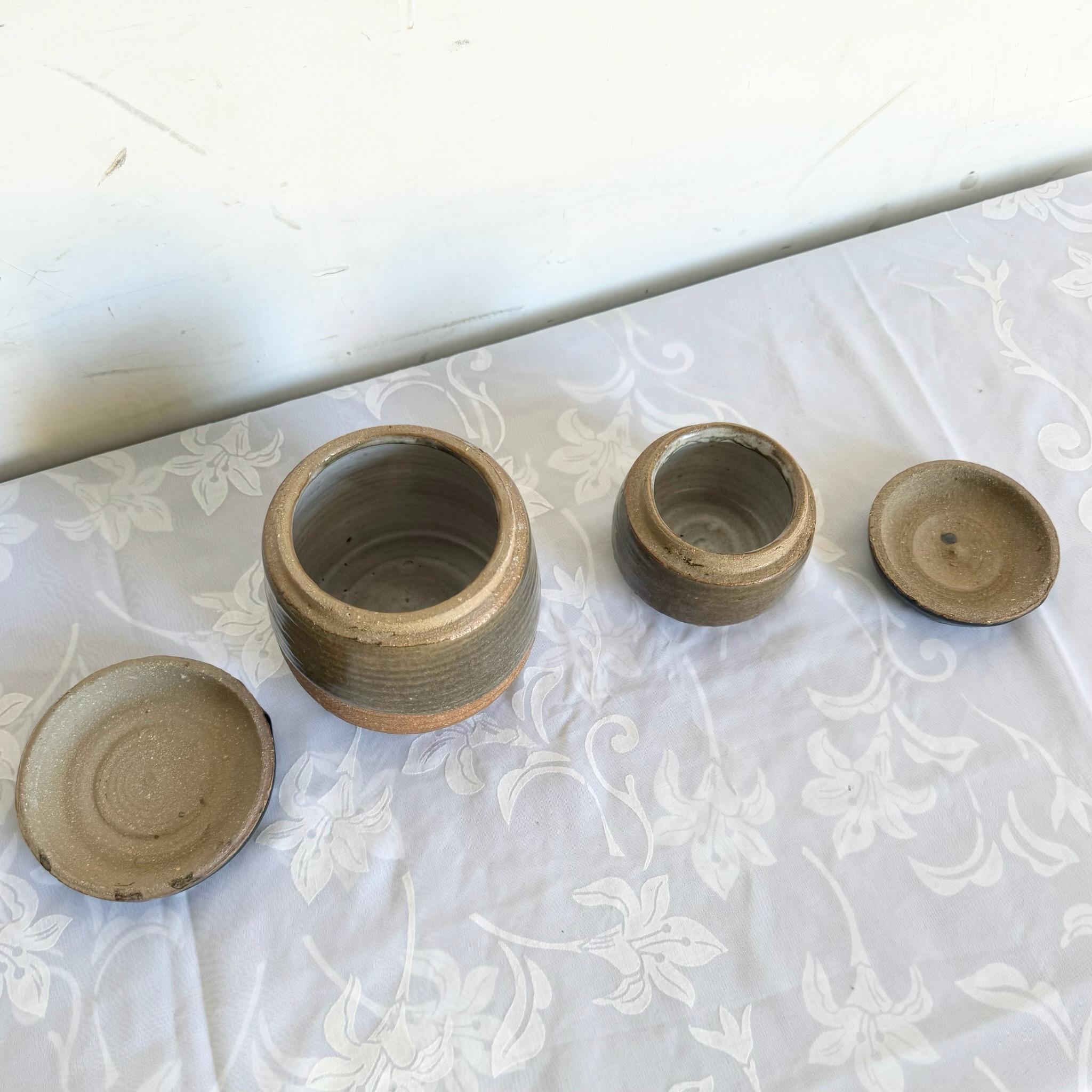 Vintage Hand Made Pottery Jars With Lids - 2 Pieces In Good Condition For Sale In Delray Beach, FL