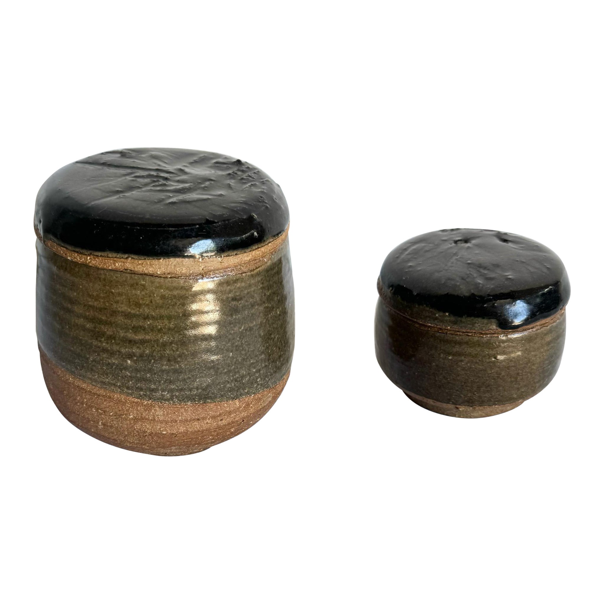 Vintage Hand Made Pottery Jars With Lids - 2 Pieces im Angebot