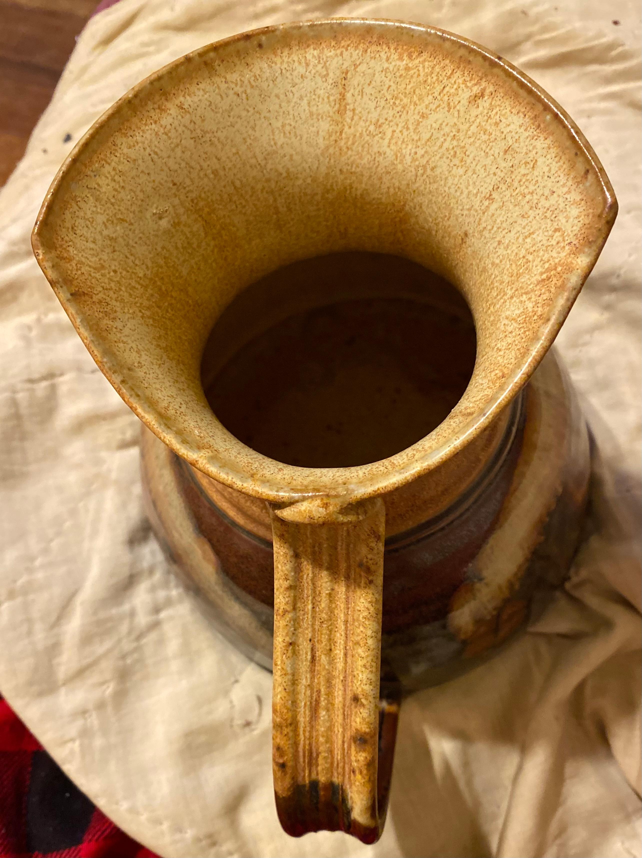 Américain Pichet à eau ou à sangria vintage en poterie Hand Made  en vente