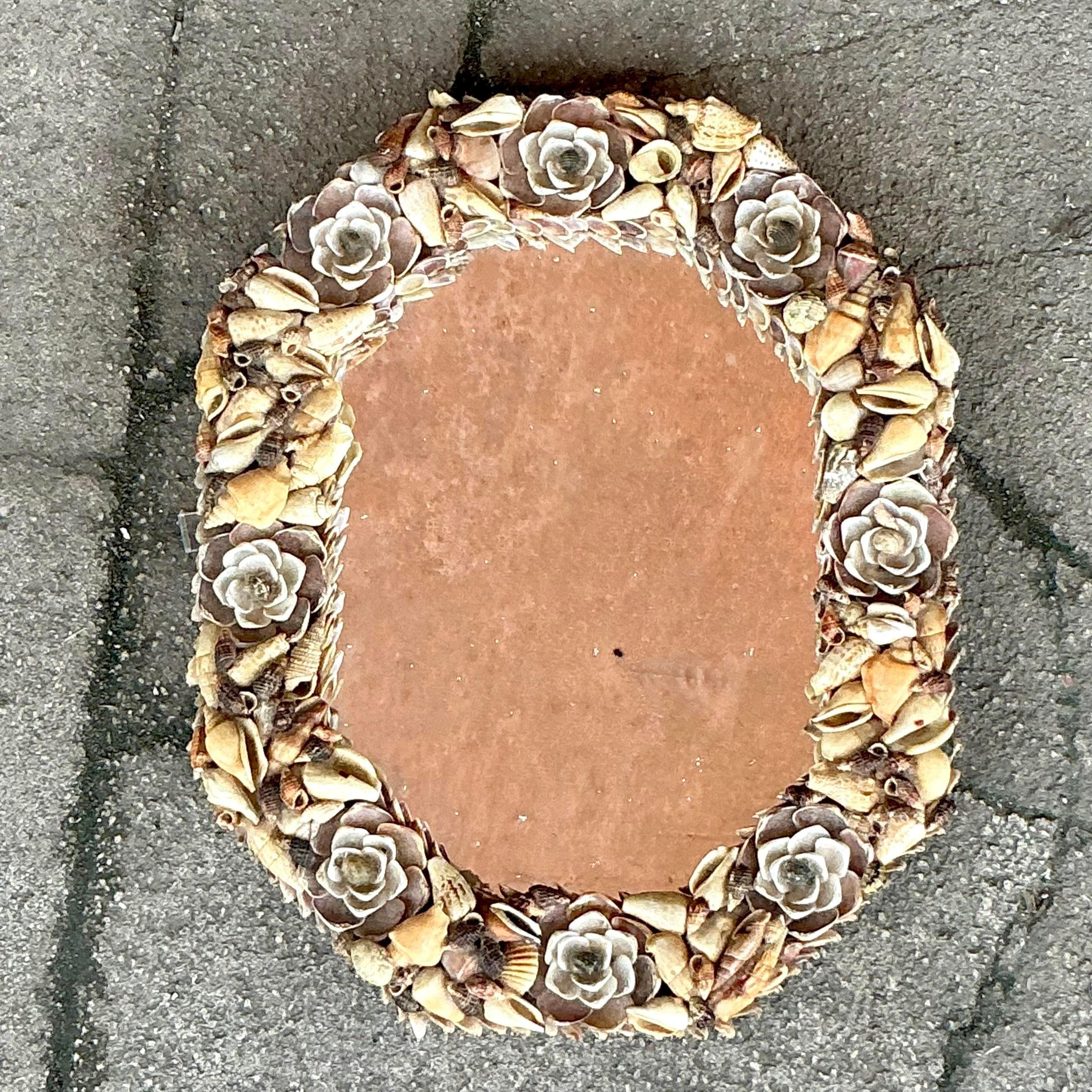 Miroir vintage en forme de coquillage, fait à la main Bon état - En vente à west palm beach, FL