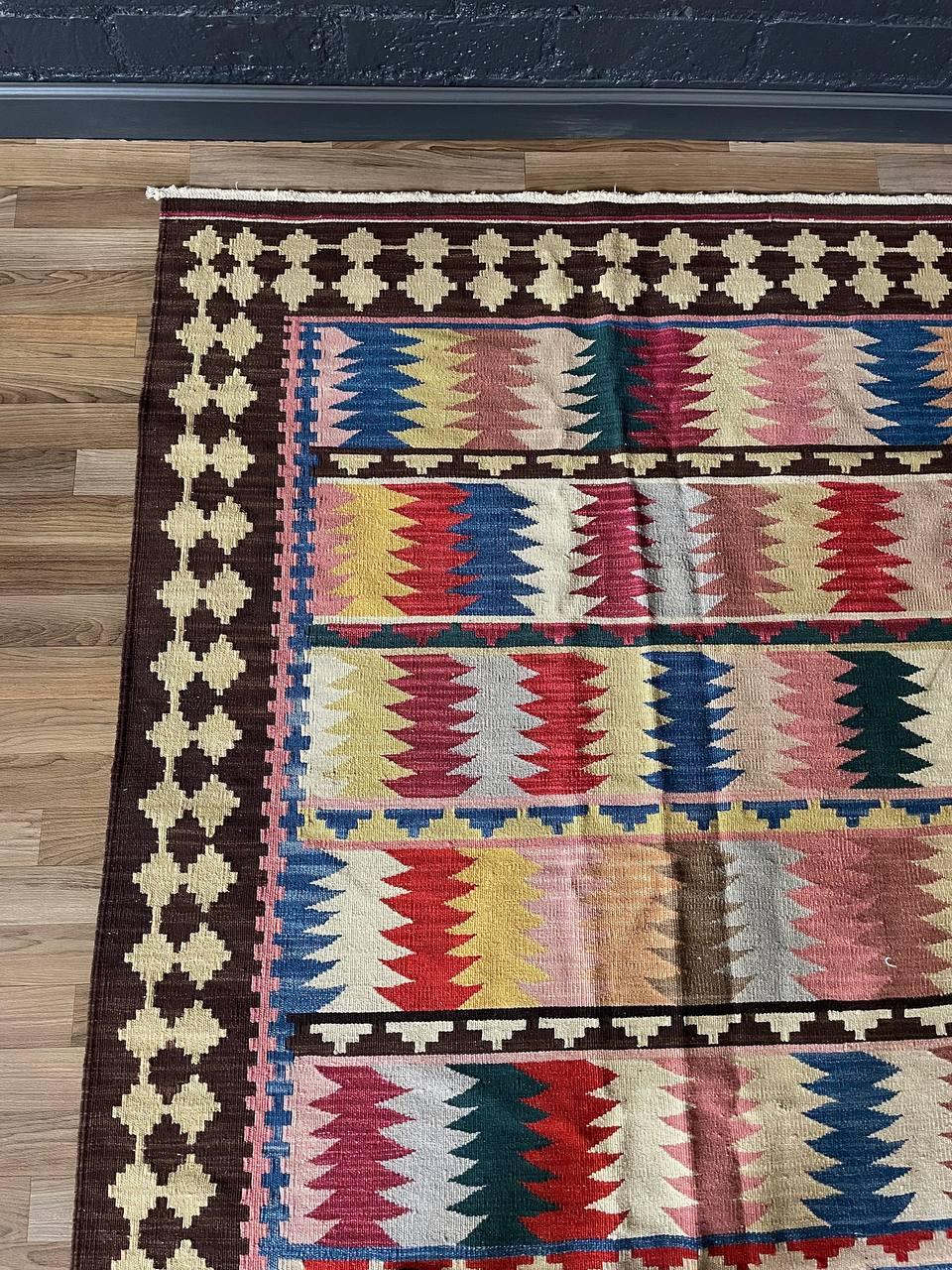 Vintage Hand Made Alfombra turca tribal Kilim en Bueno Estado en Los Angeles, CA