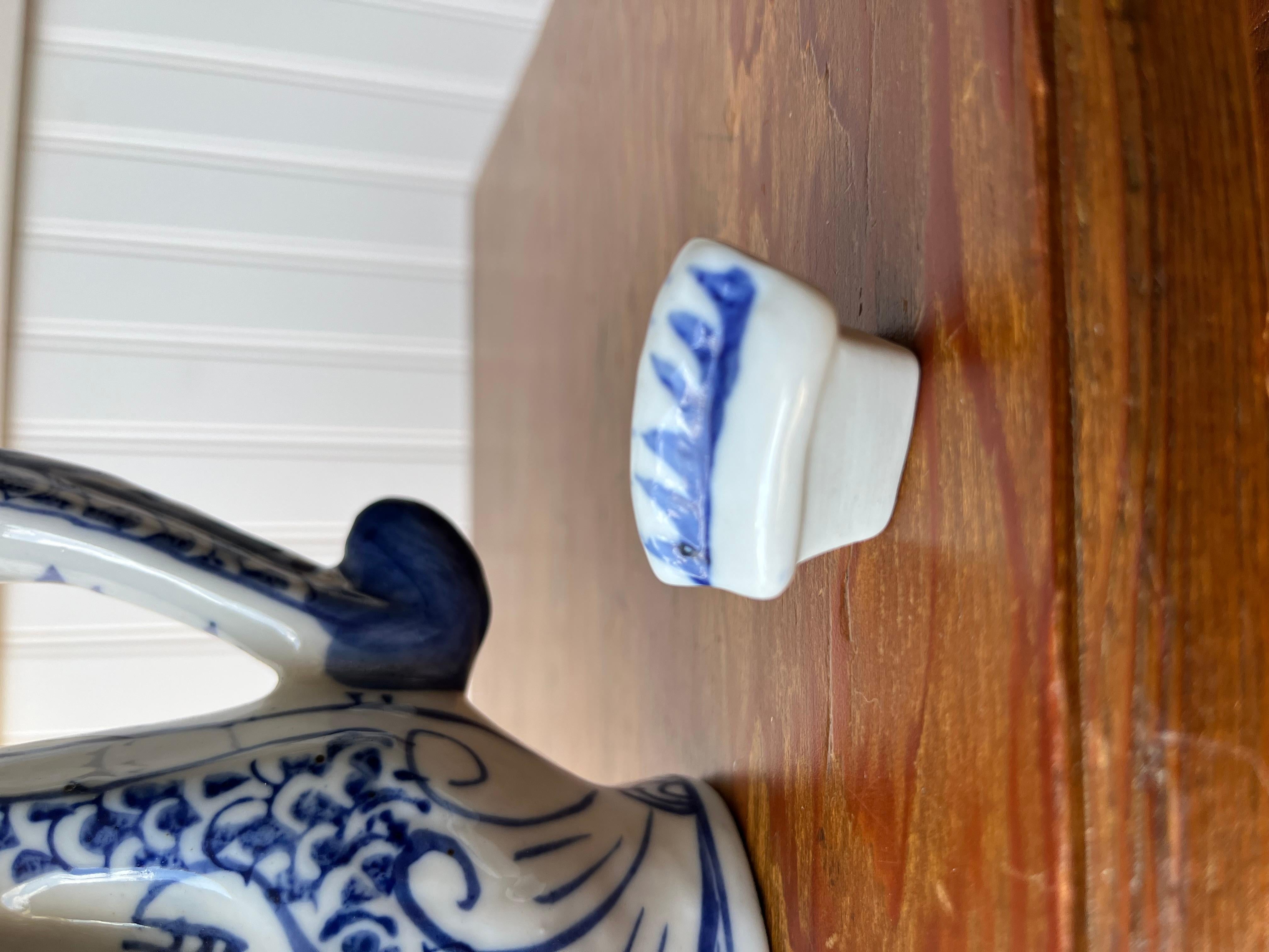 Vintage Hand gemalt blau und weiß Porzellan chinesischen Drachen Teekanne im Angebot 5