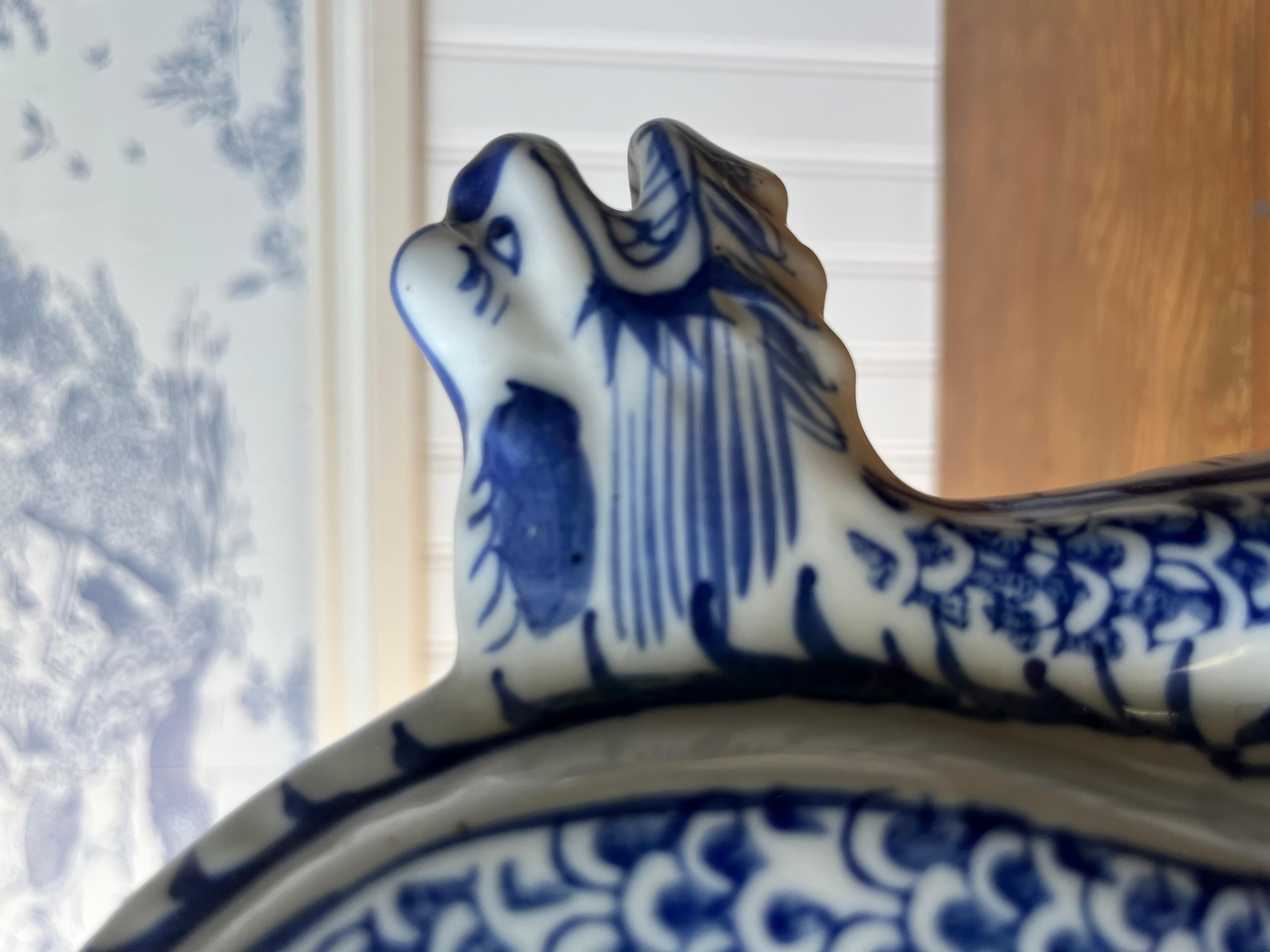 Vintage Hand gemalt blau und weiß Porzellan chinesischen Drachen Teekanne (amerikanisch) im Angebot