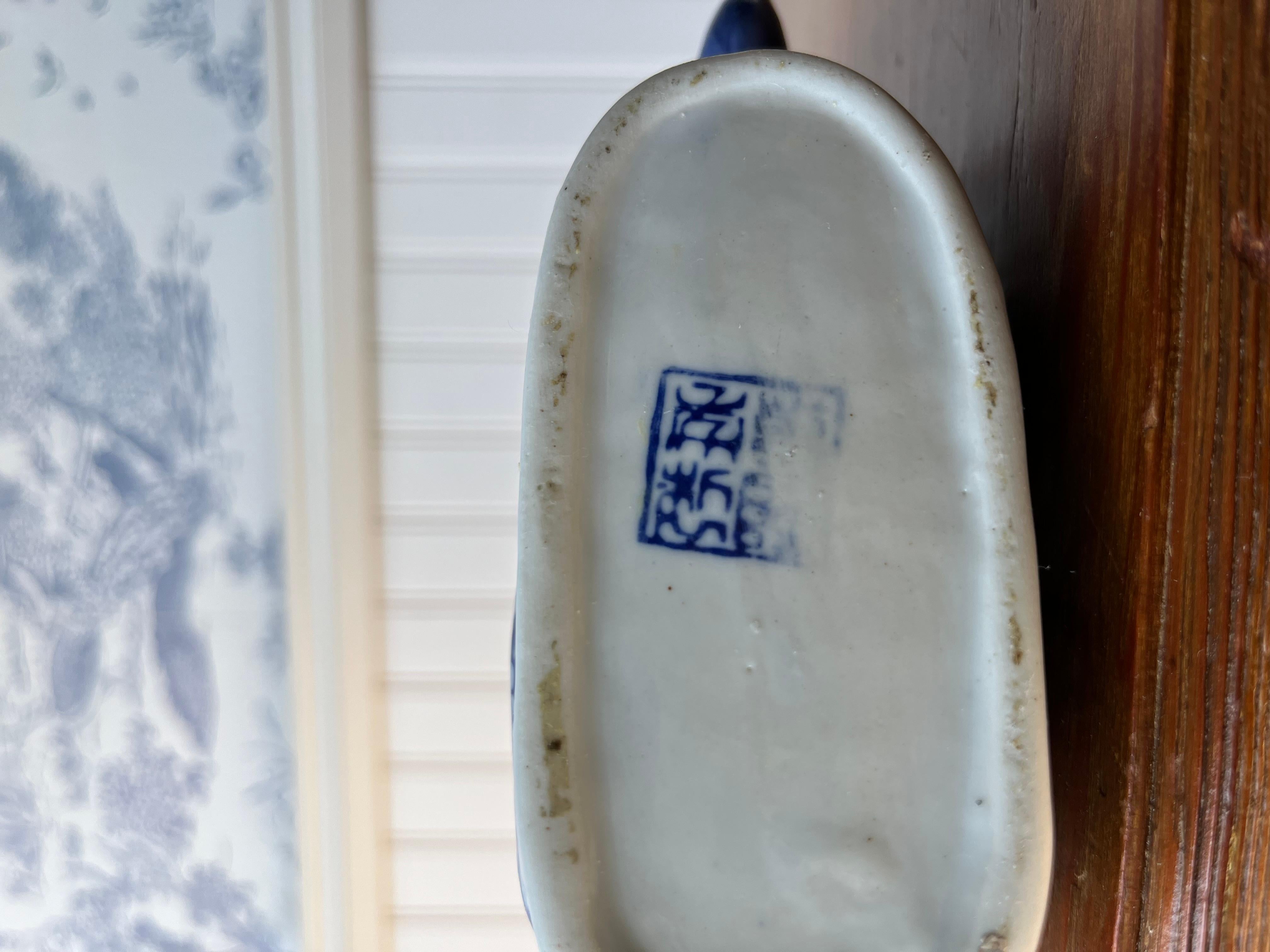 Vintage Hand gemalt blau und weiß Porzellan chinesischen Drachen Teekanne im Angebot 1