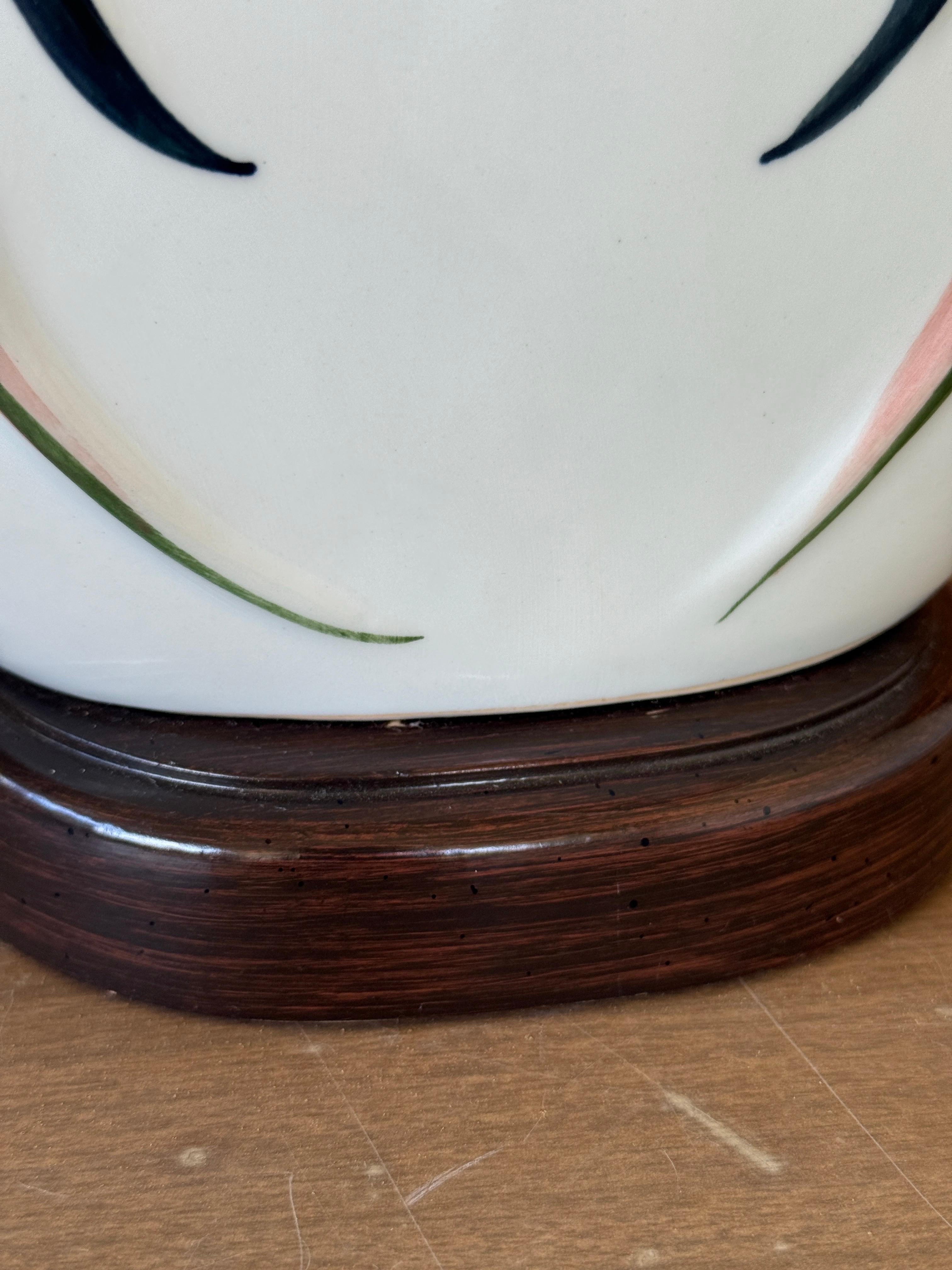 Regency Lampe de table vintage en céramique peinte à la main avec abat-jour original en vente