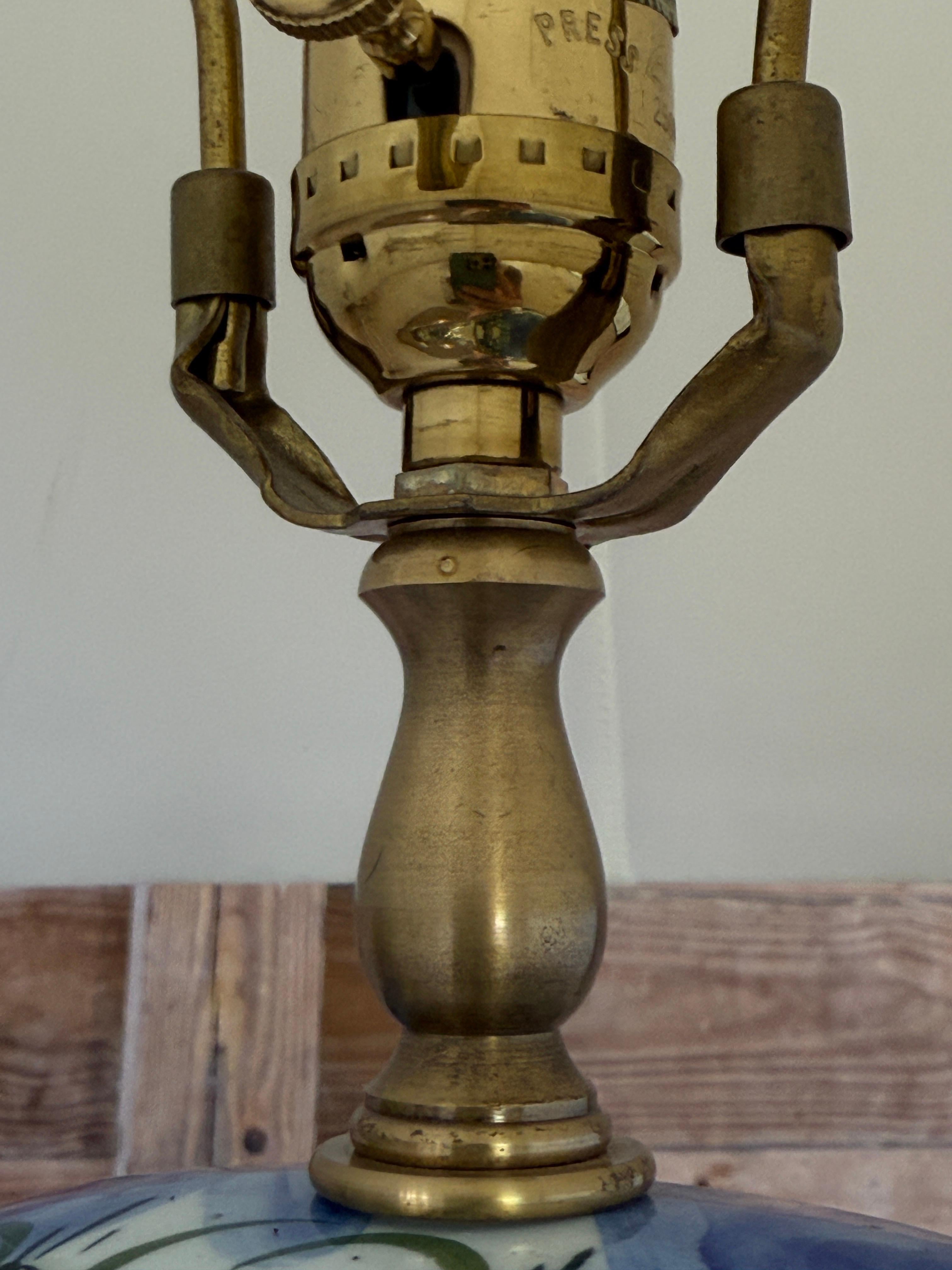 Céramique Lampe de table vintage en céramique peinte à la main avec abat-jour original en vente