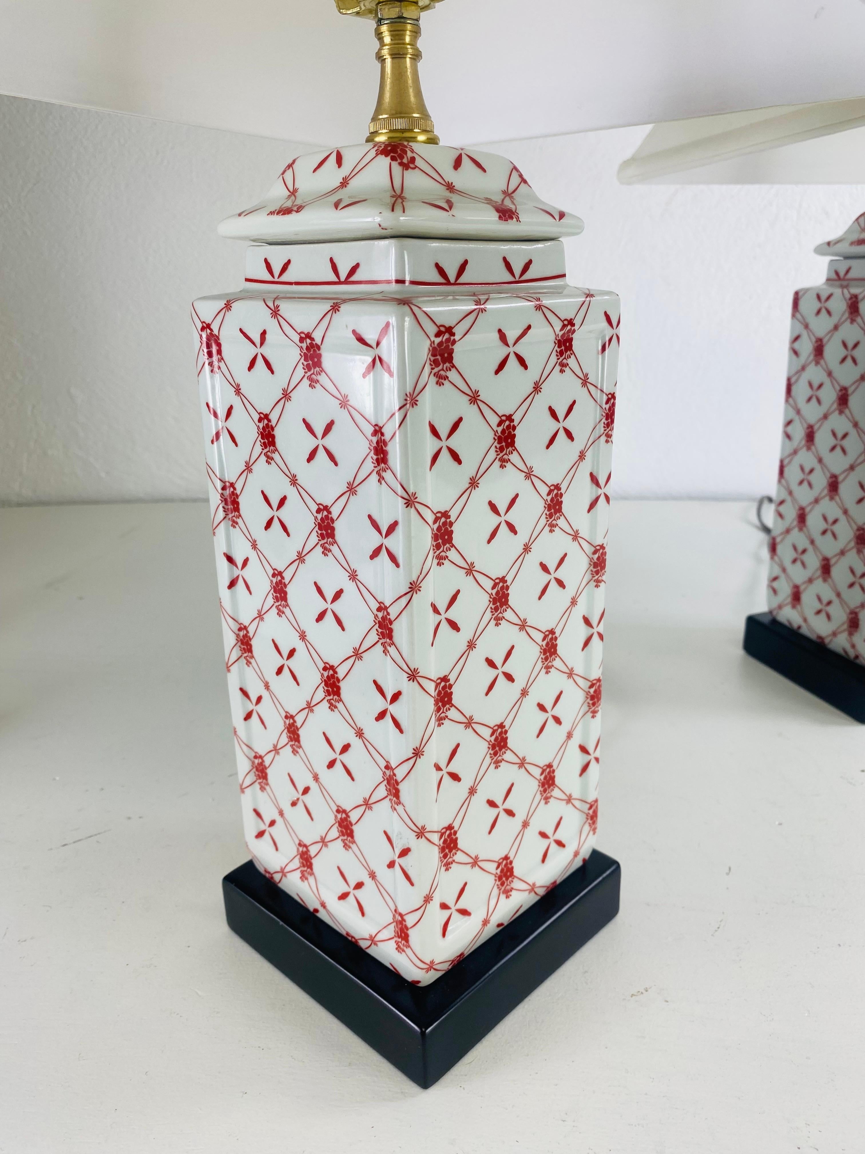 XXIe siècle et contemporain Lampes de table vintage peintes à la main en chinoiserie/une paire en vente