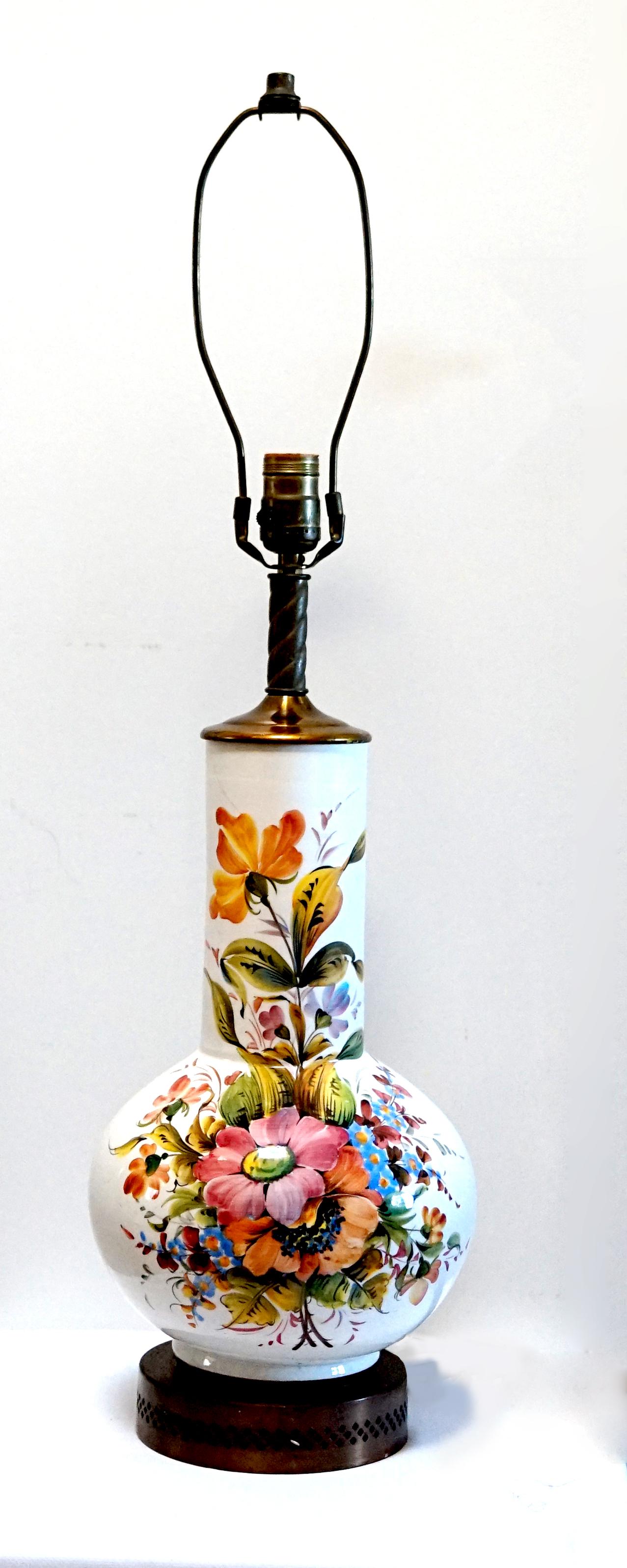 20ième siècle Lampe vase bouteille multicolore peinte à la main, style chinoiserie en vente