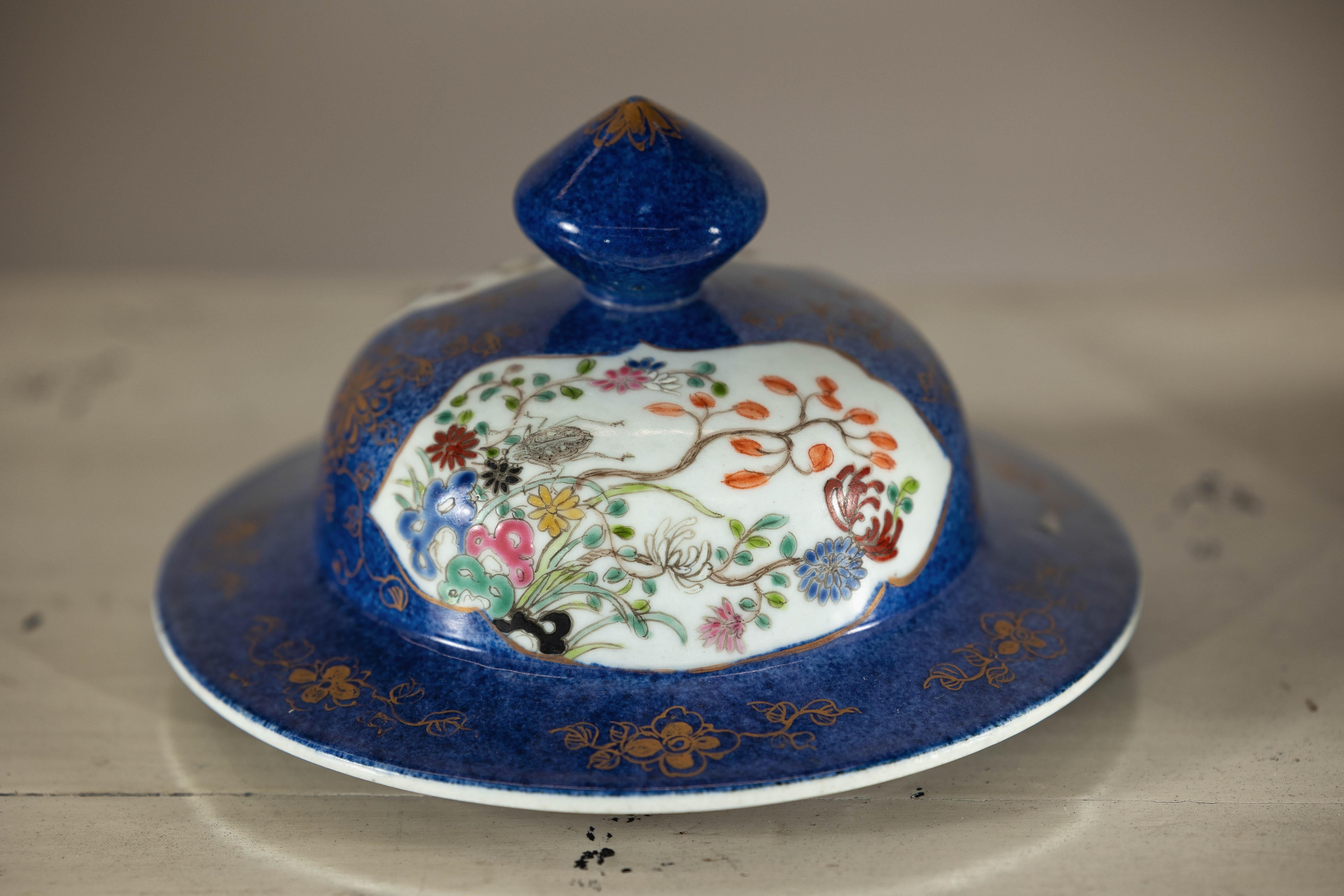 Pot à gingembre bleu cobalt peint à la main avec motifs floraux et d'oiseaux en vente 11